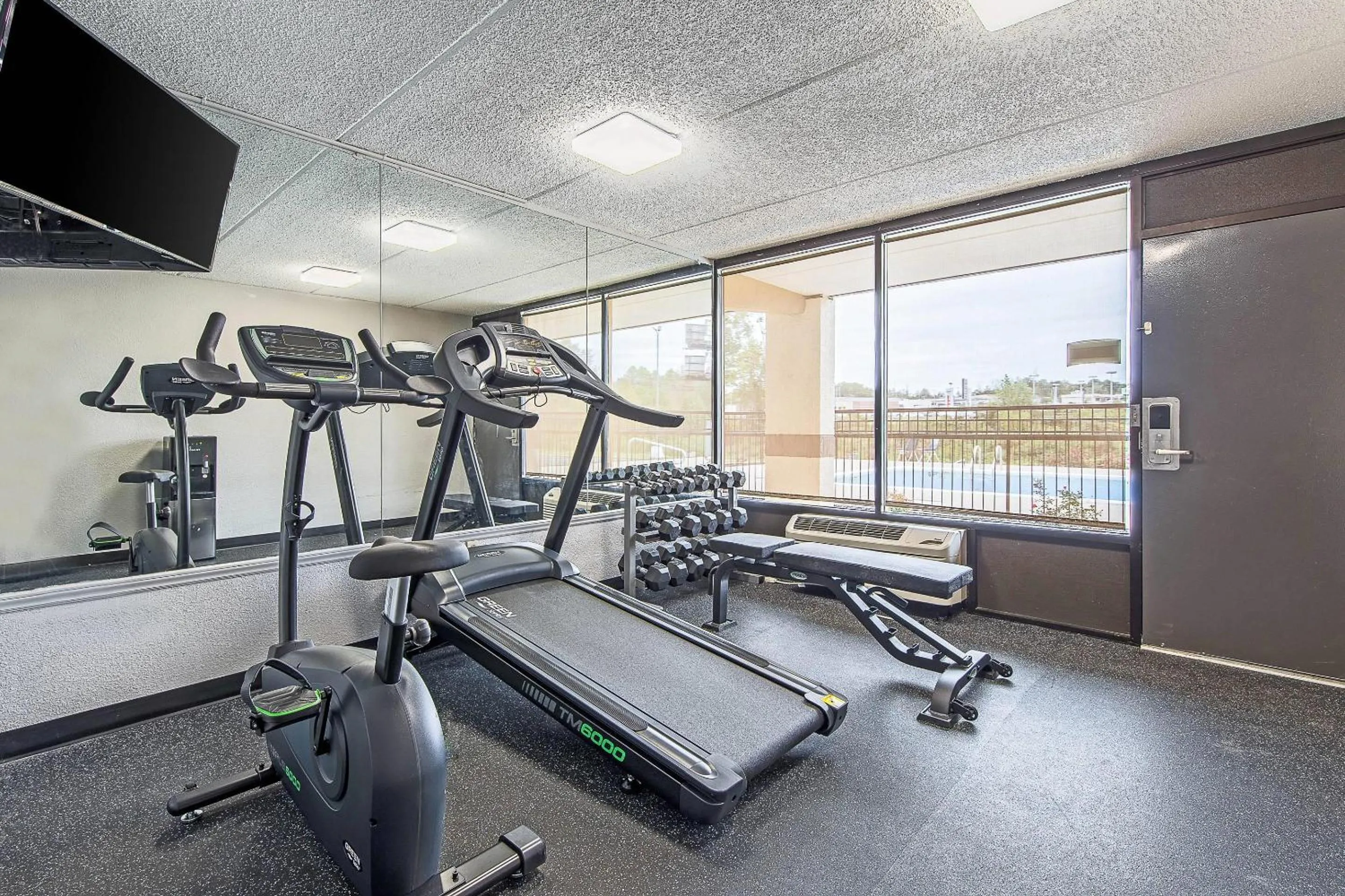 Fitness centre/facilities in Quality Inn