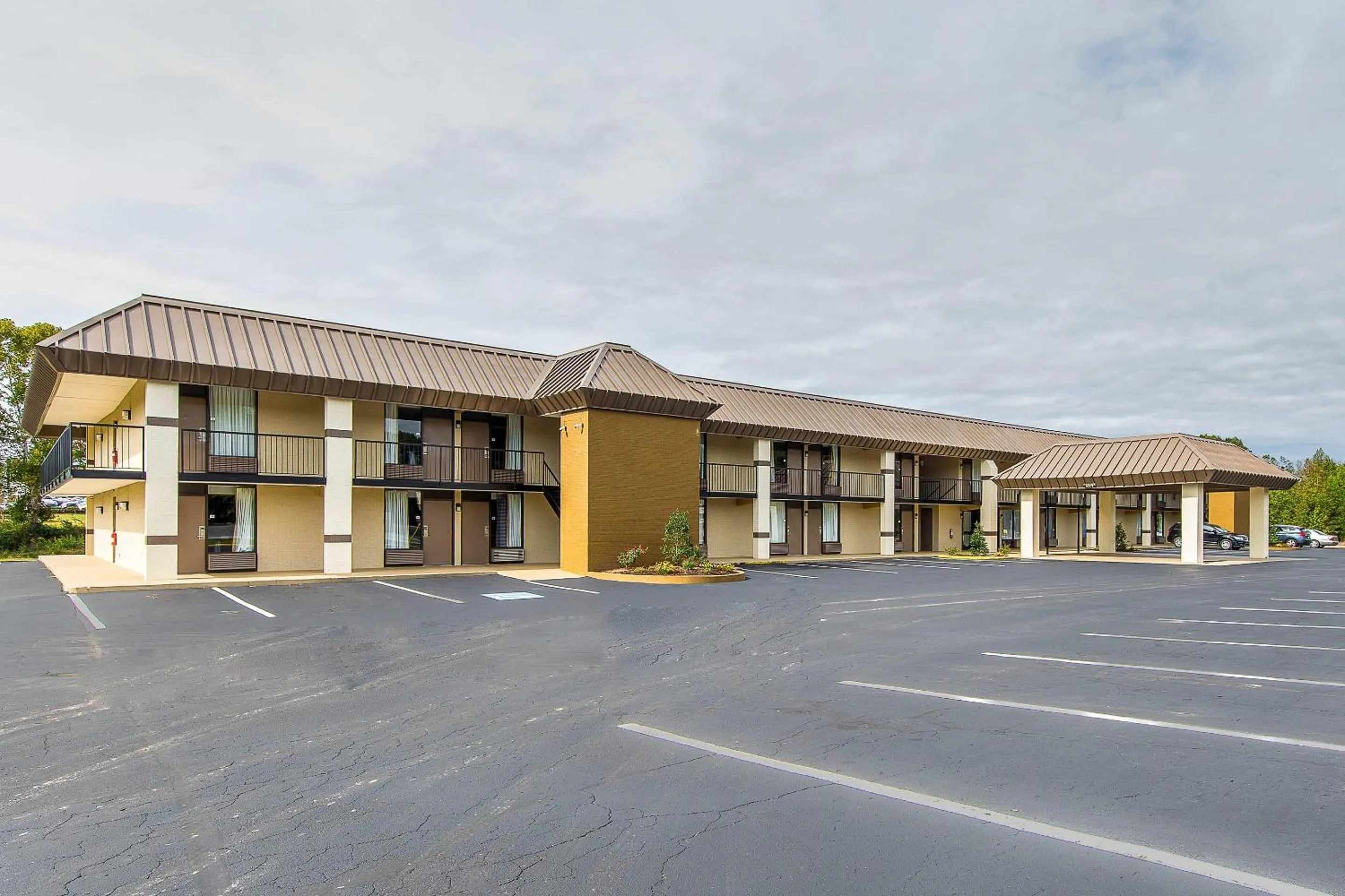 Property building in Quality Inn