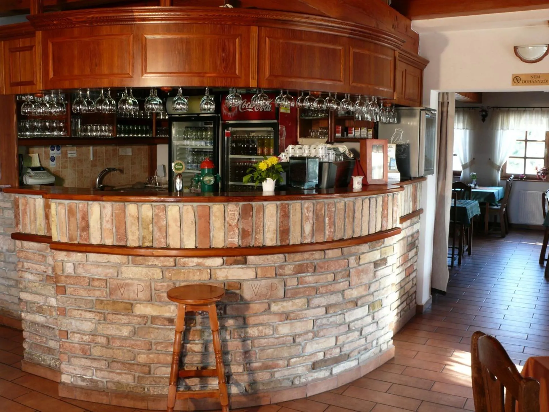 Lounge or bar in Kádárta Vendéglő Panzió