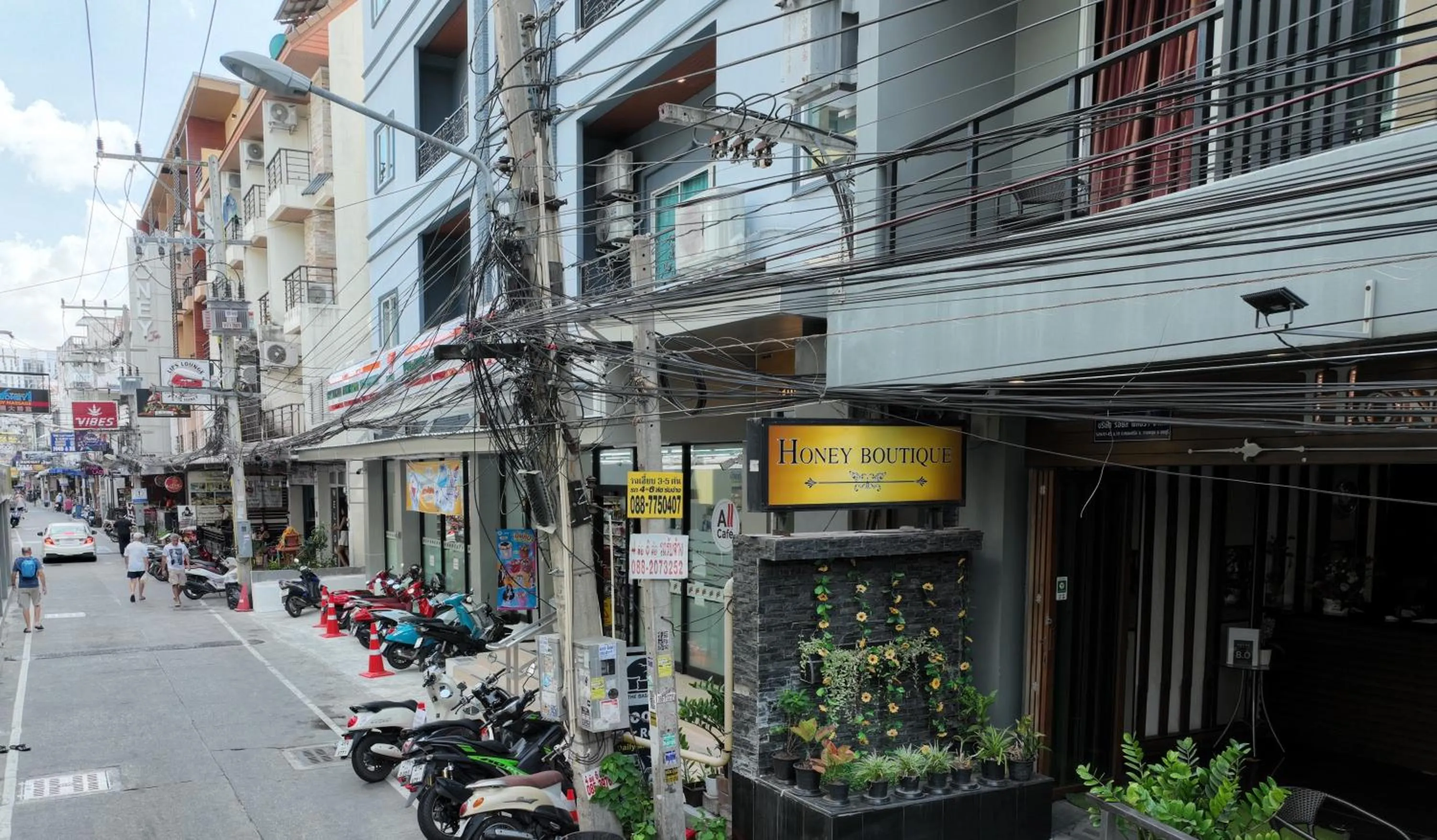 Neighbourhood in Honey Boutique Hotel