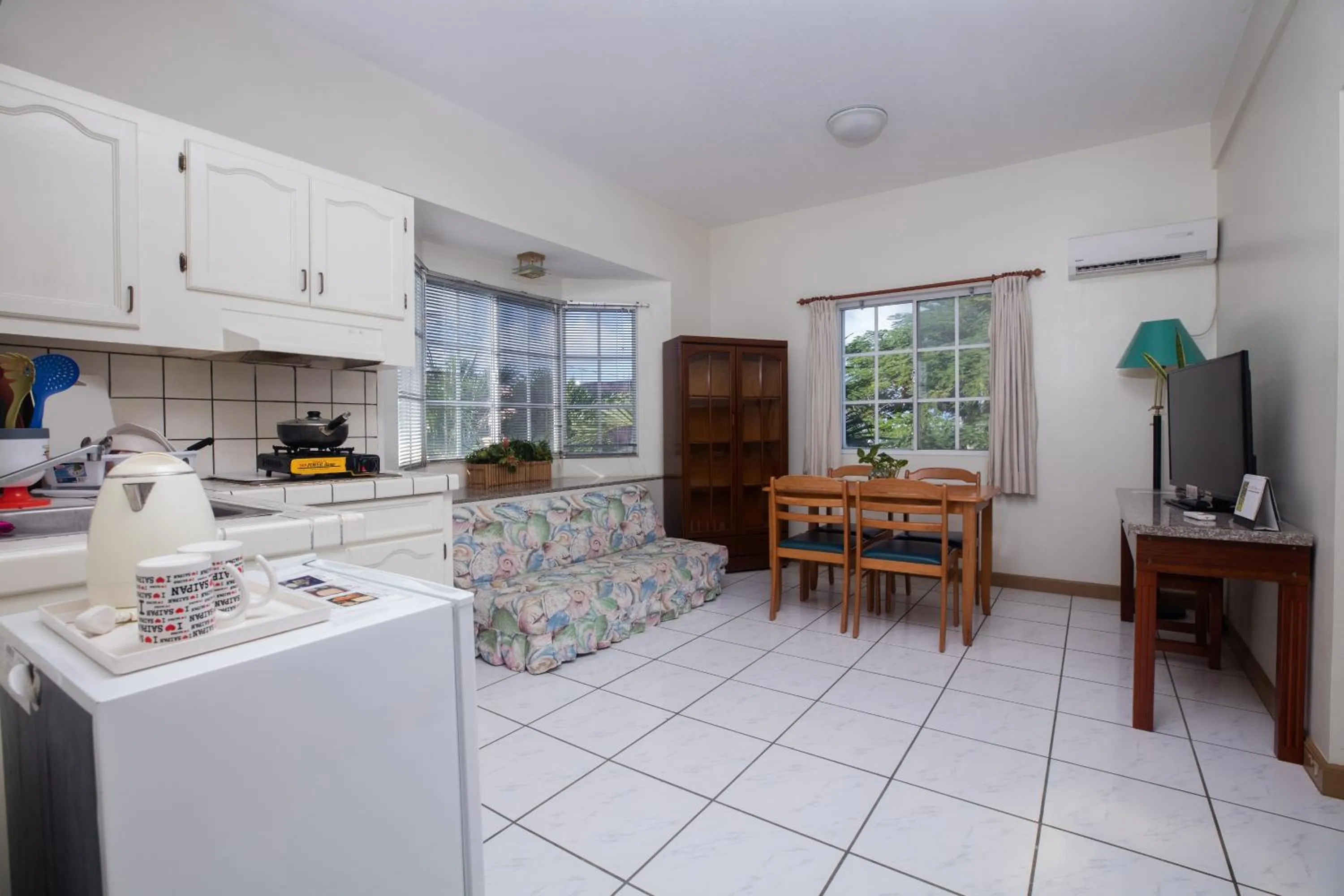 Kitchen or kitchenette in Capital Hotel
