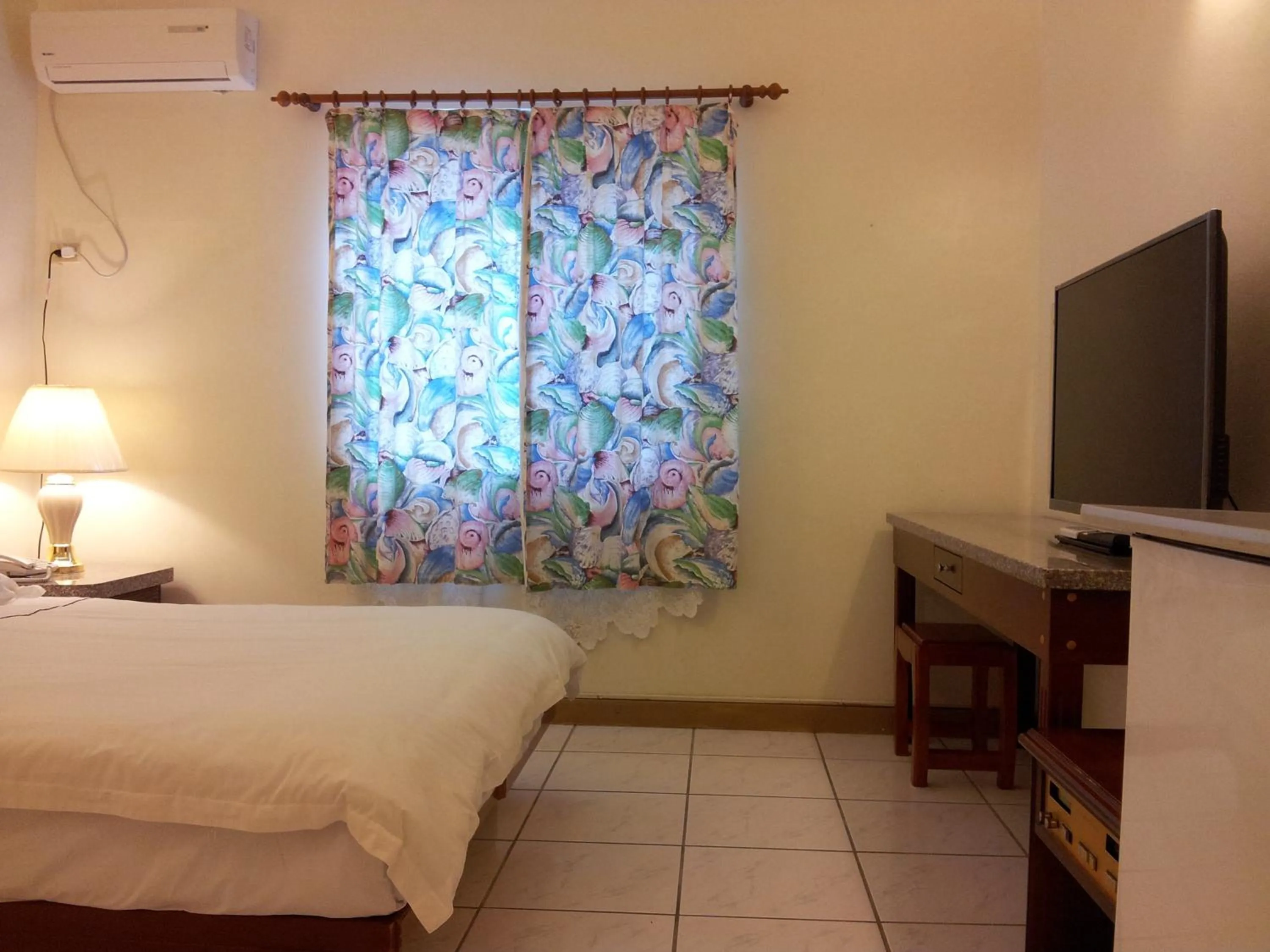 Photo of the whole room in Capital Hotel