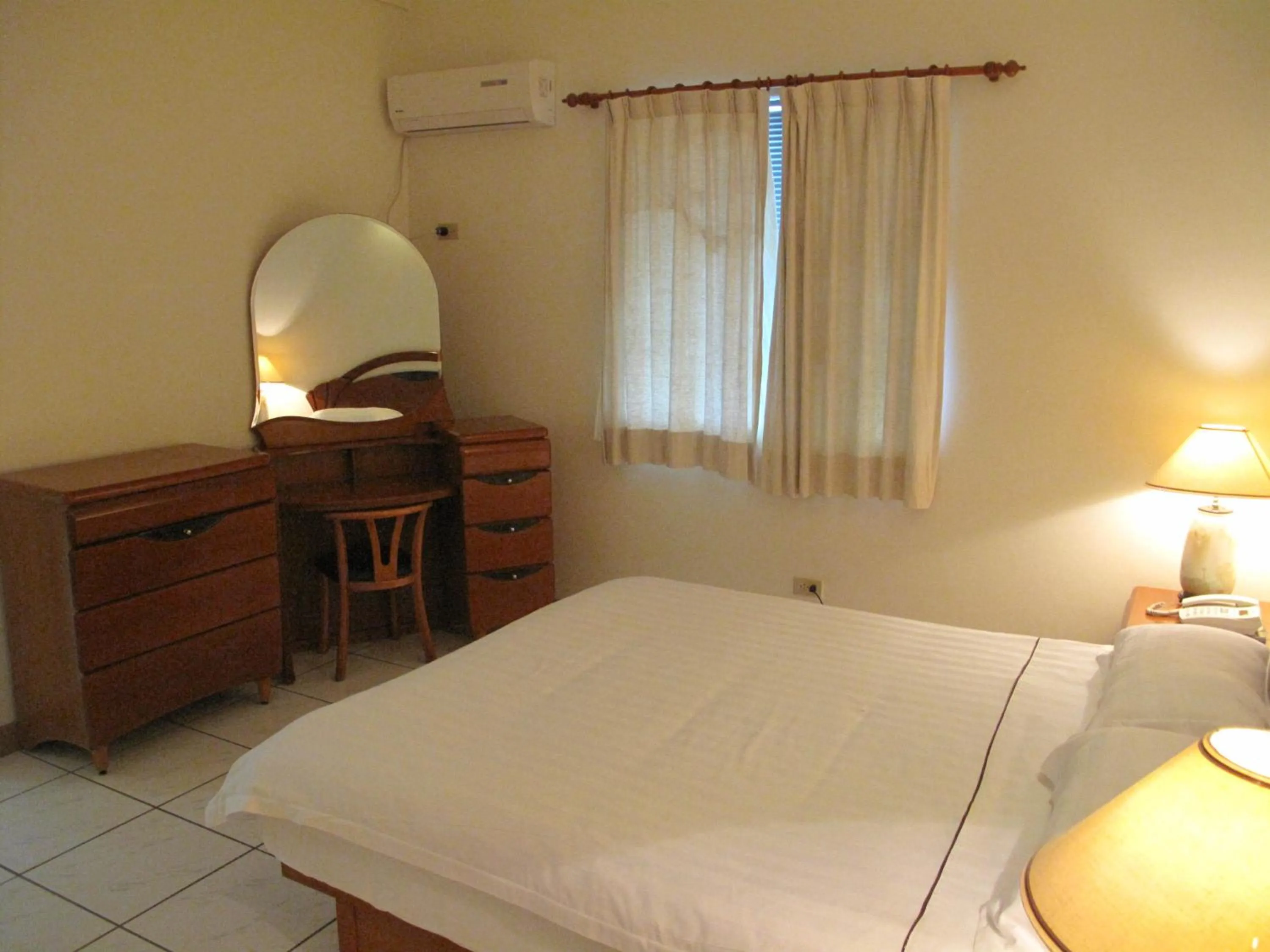 Photo of the whole room in Capital Hotel