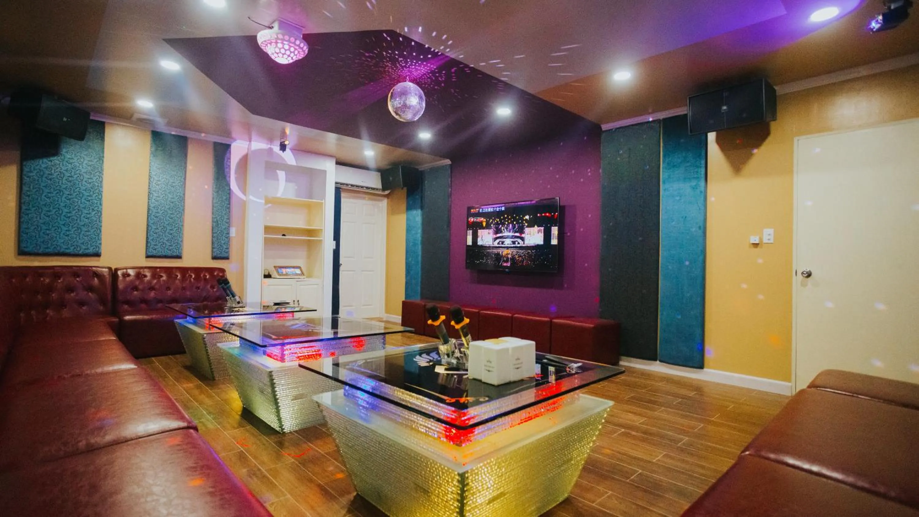 Karaoke in Capital Hotel