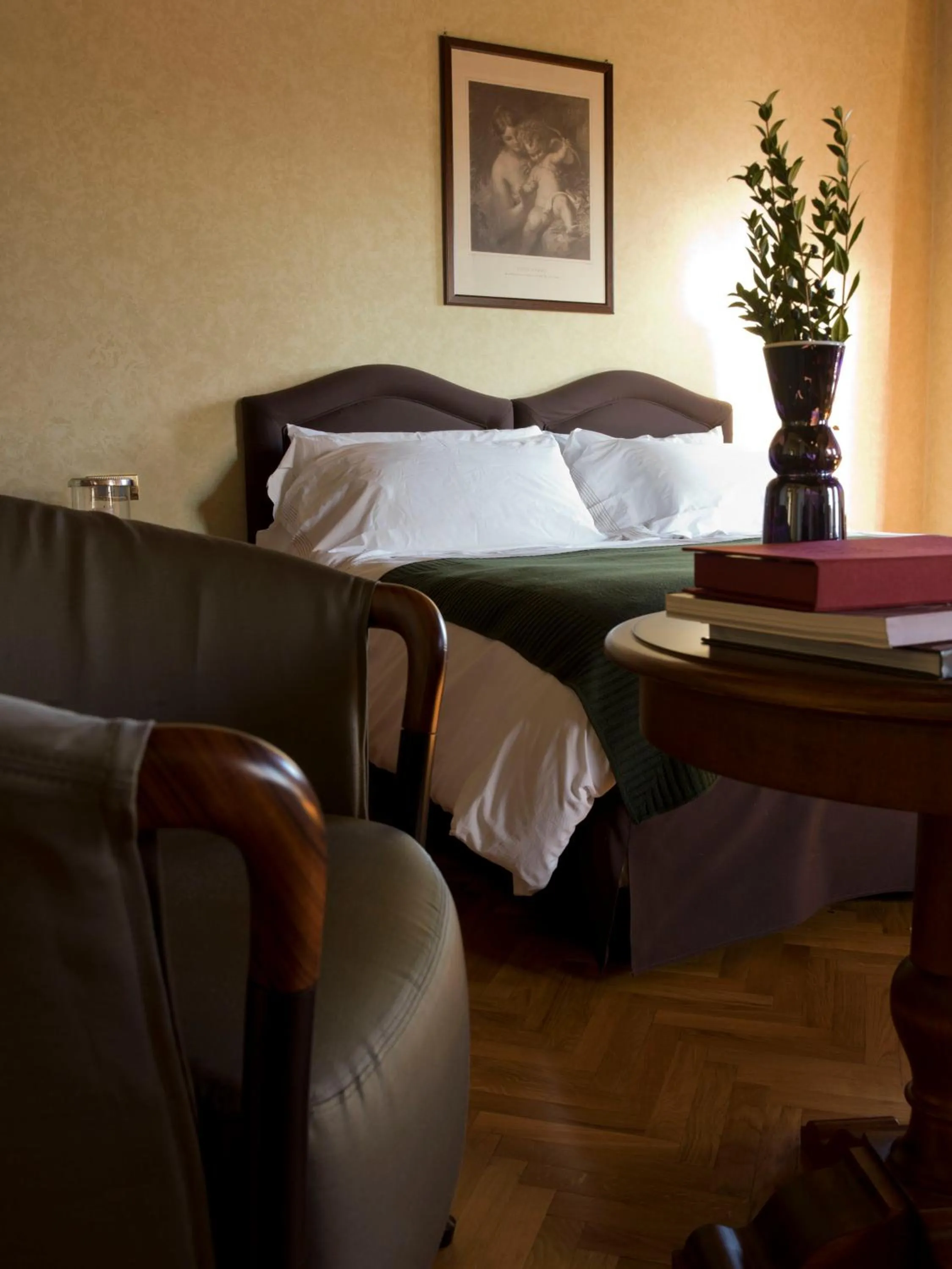 Decorative detail, Bed in Relaisfranciacorta