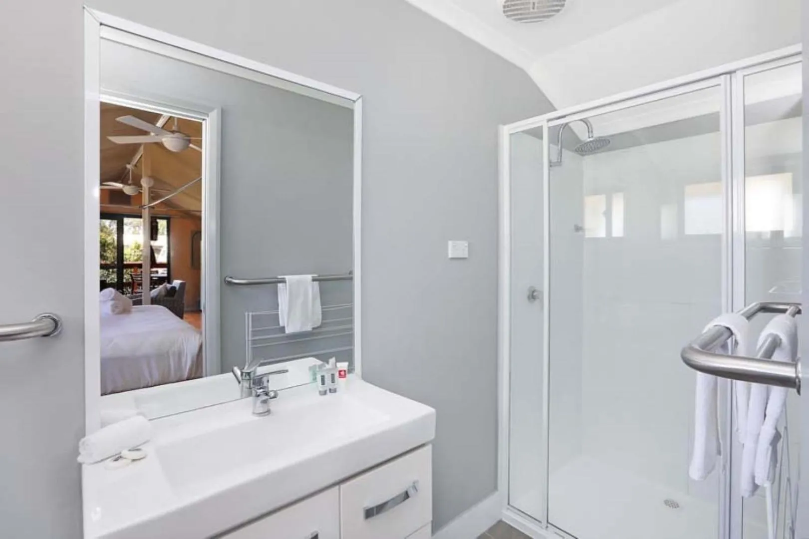 Shower in Reflections Mylestom - Holiday Park