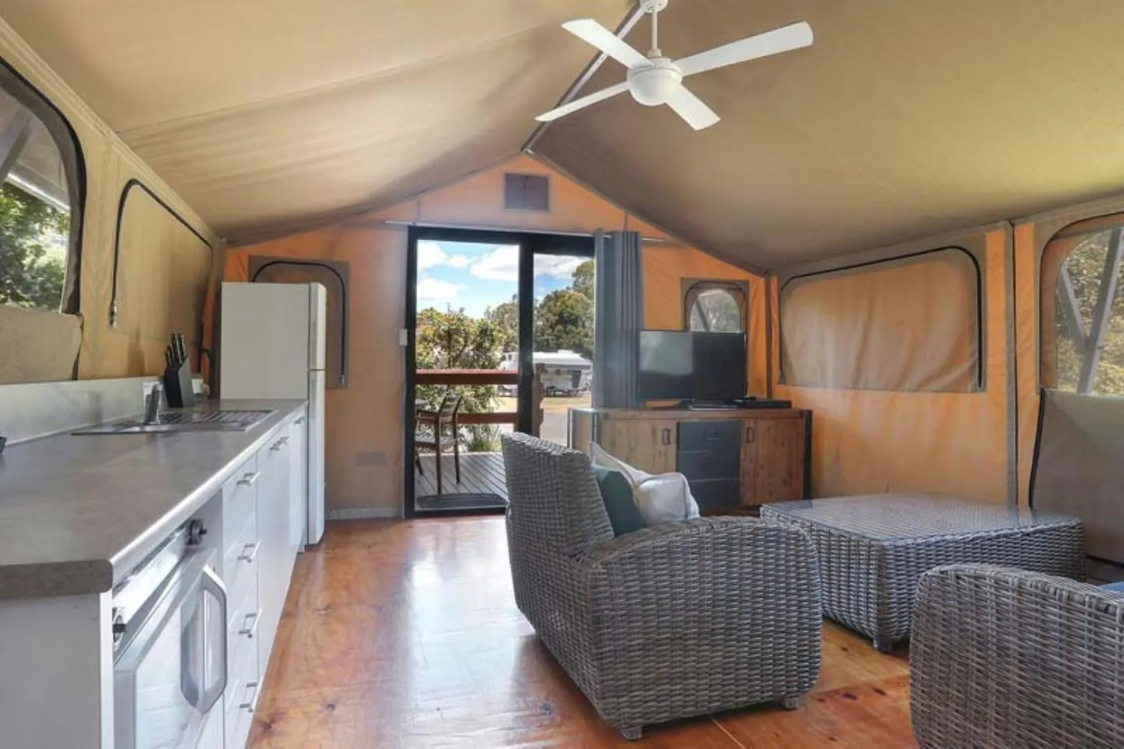 Kitchen or kitchenette in Reflections Mylestom - Holiday Park