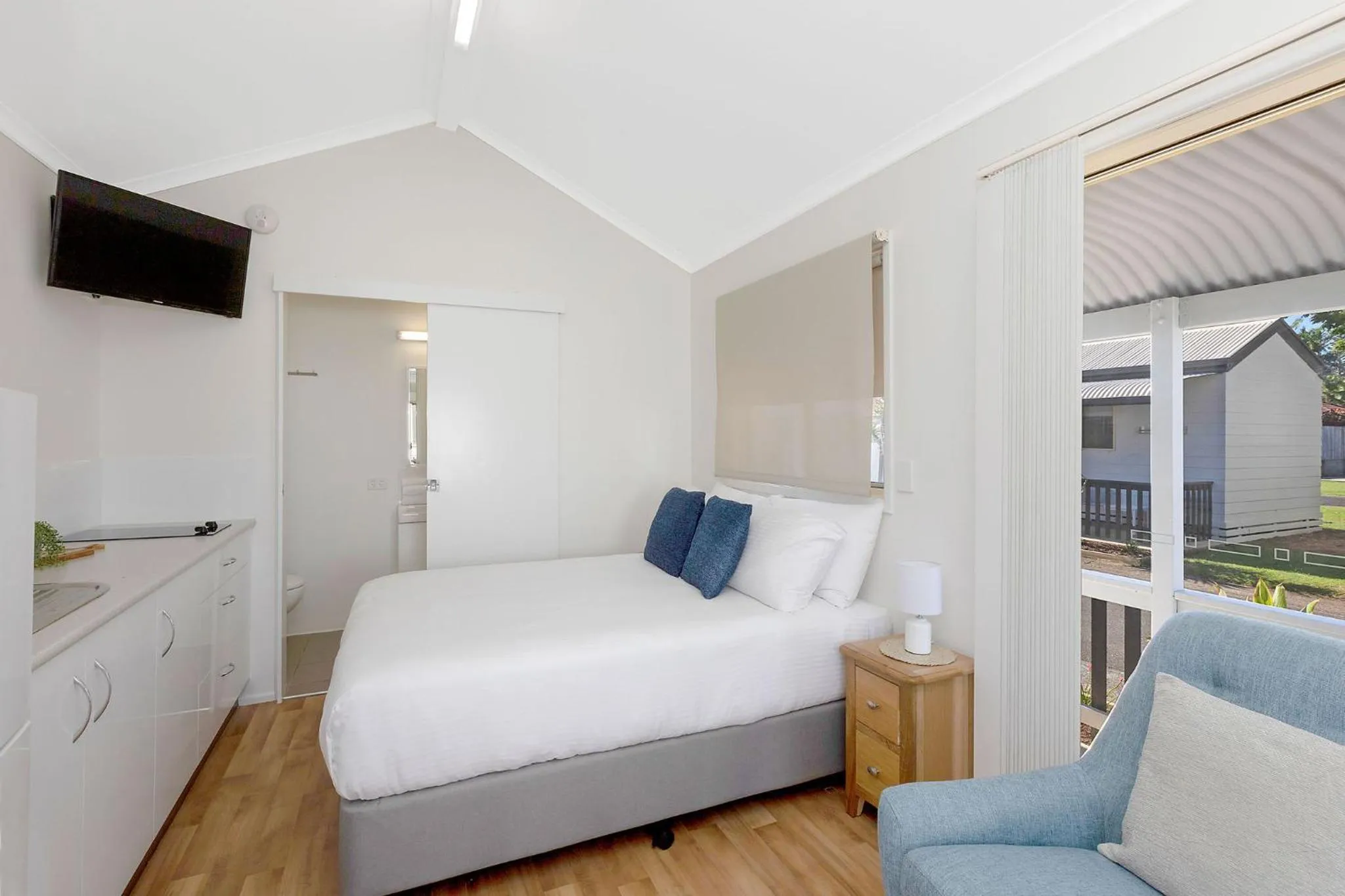 TV and multimedia, Bed in Reflections Ballina - Holiday Park