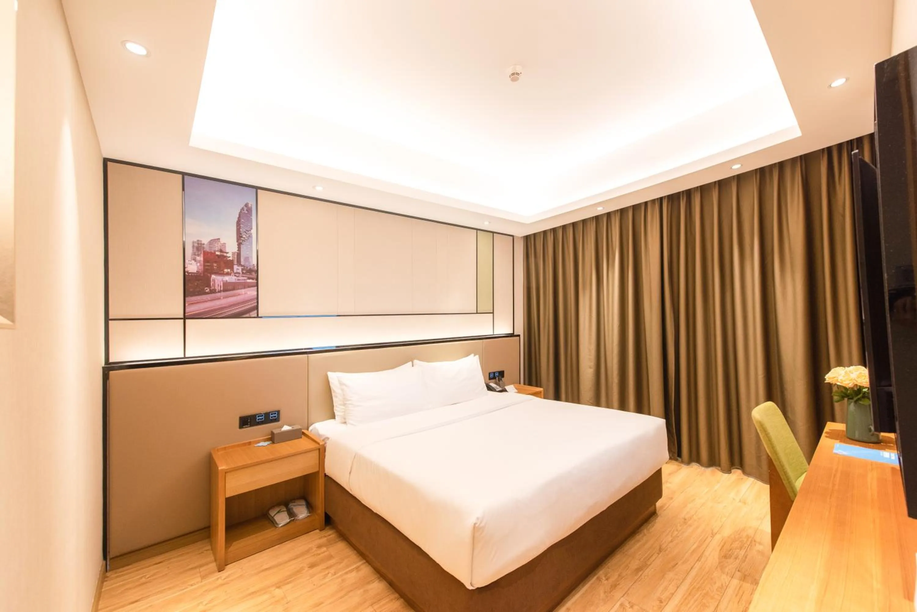 Photo of the whole room, Bed in Rising Dragon International Hotel