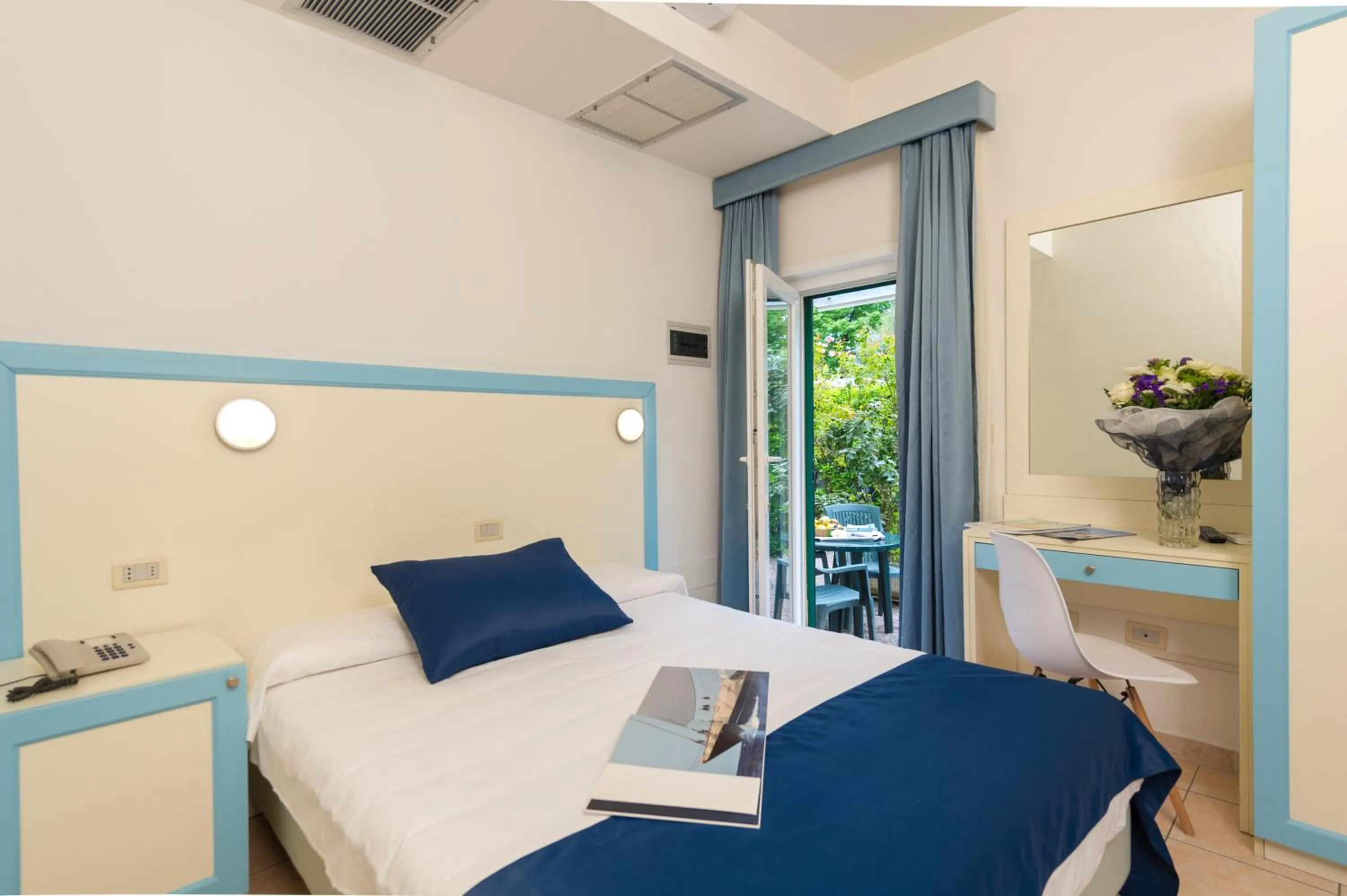 Photo of the whole room, Bed in Hotel La Pace