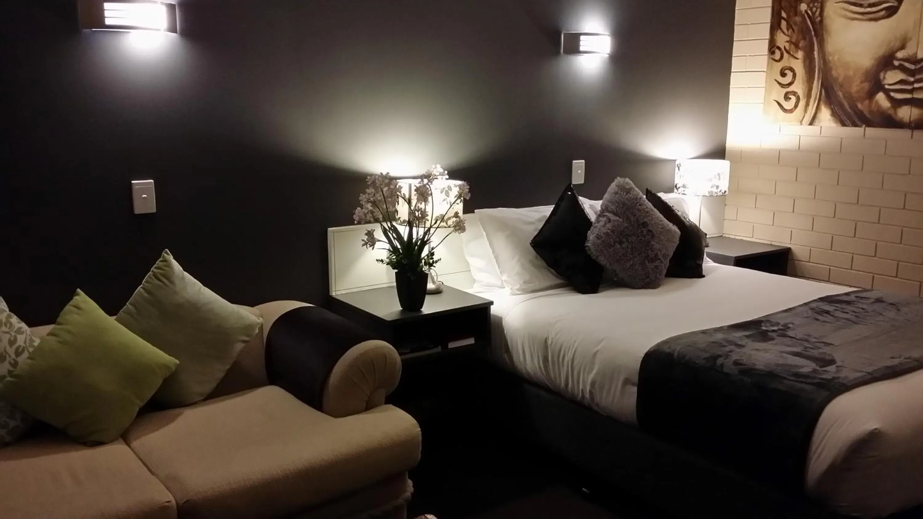 Bedroom, Bed in Sandpipers @ Millicent