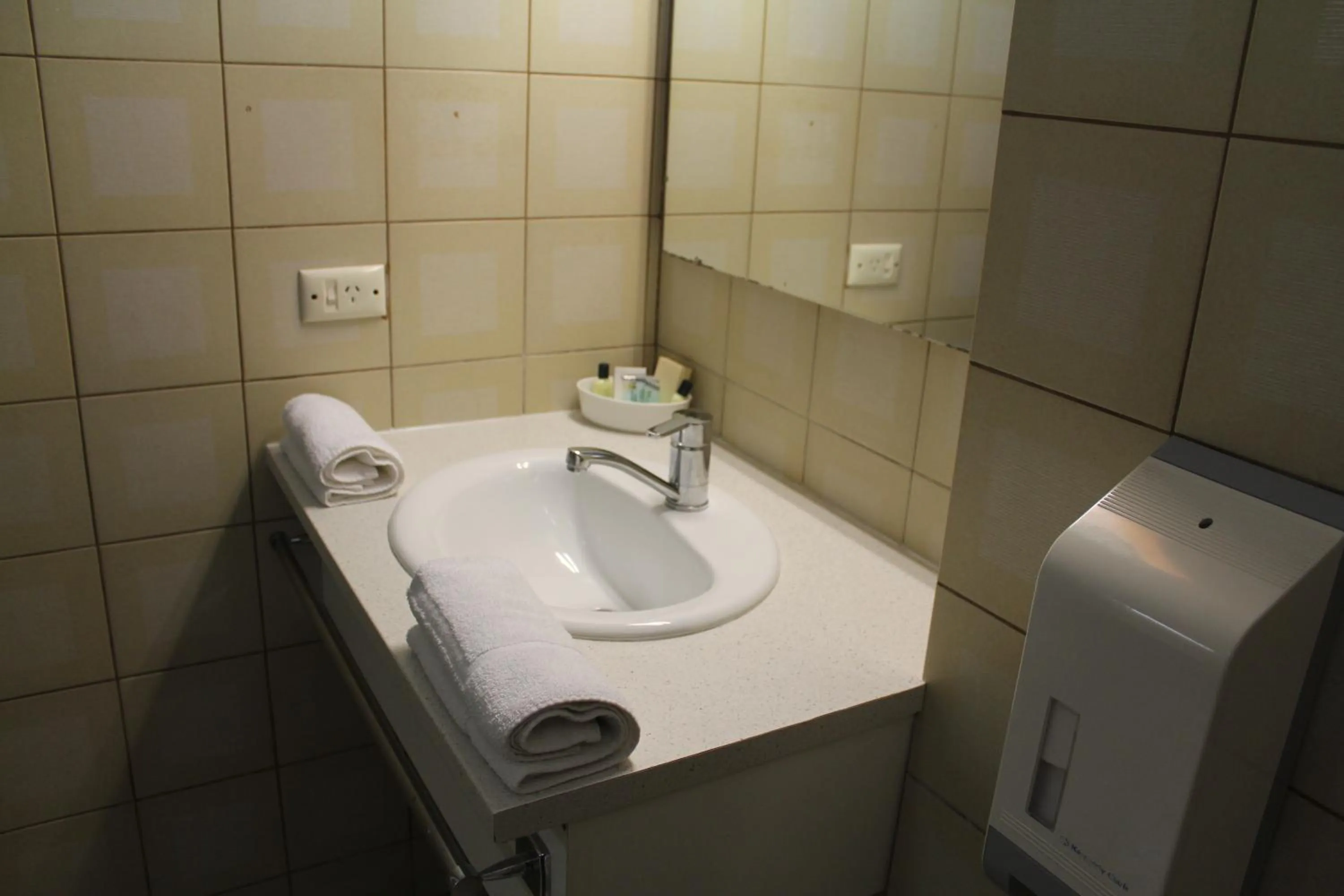 Bathroom in Sandpipers @ Millicent