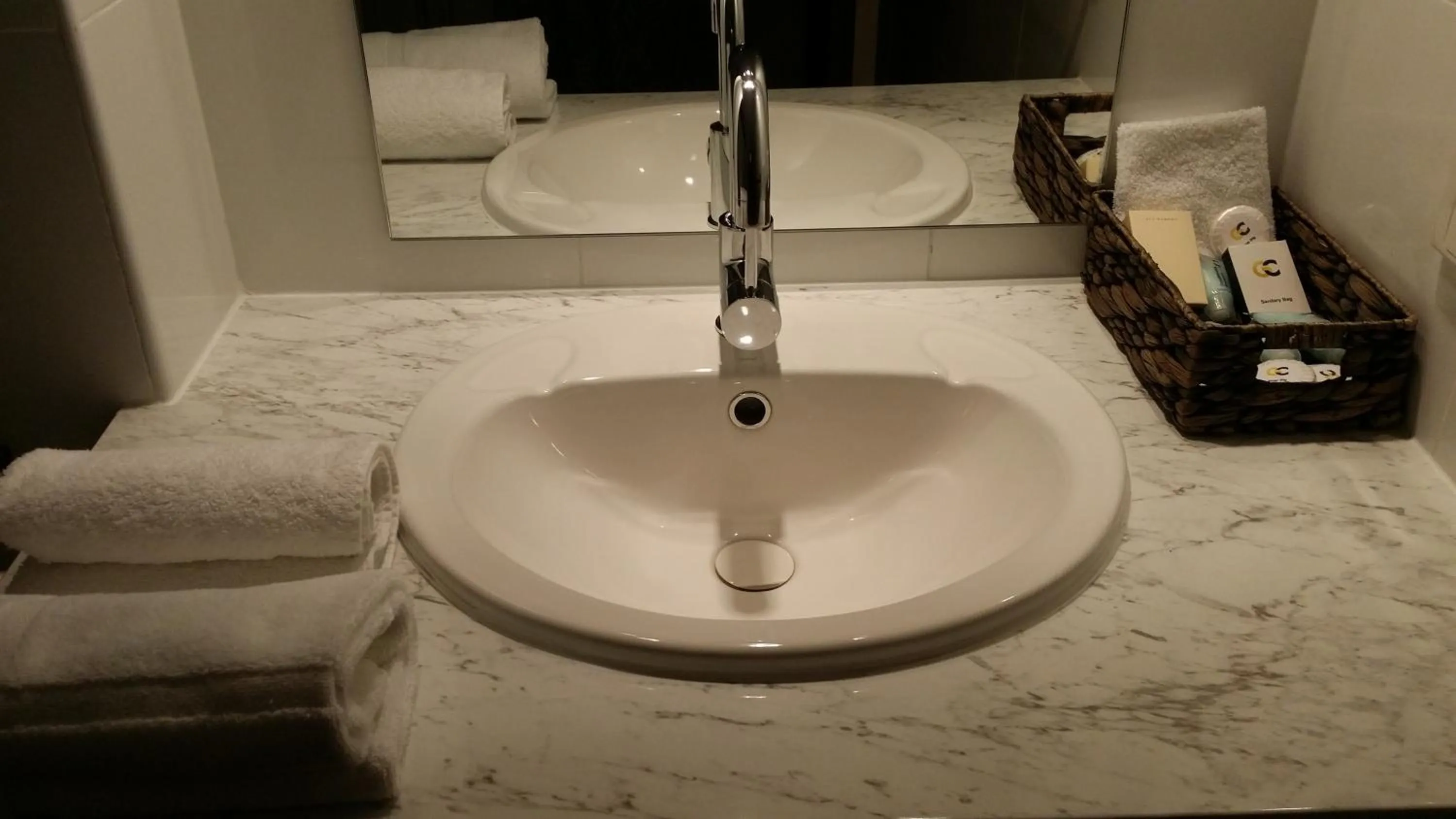 Bathroom in Sandpipers @ Millicent