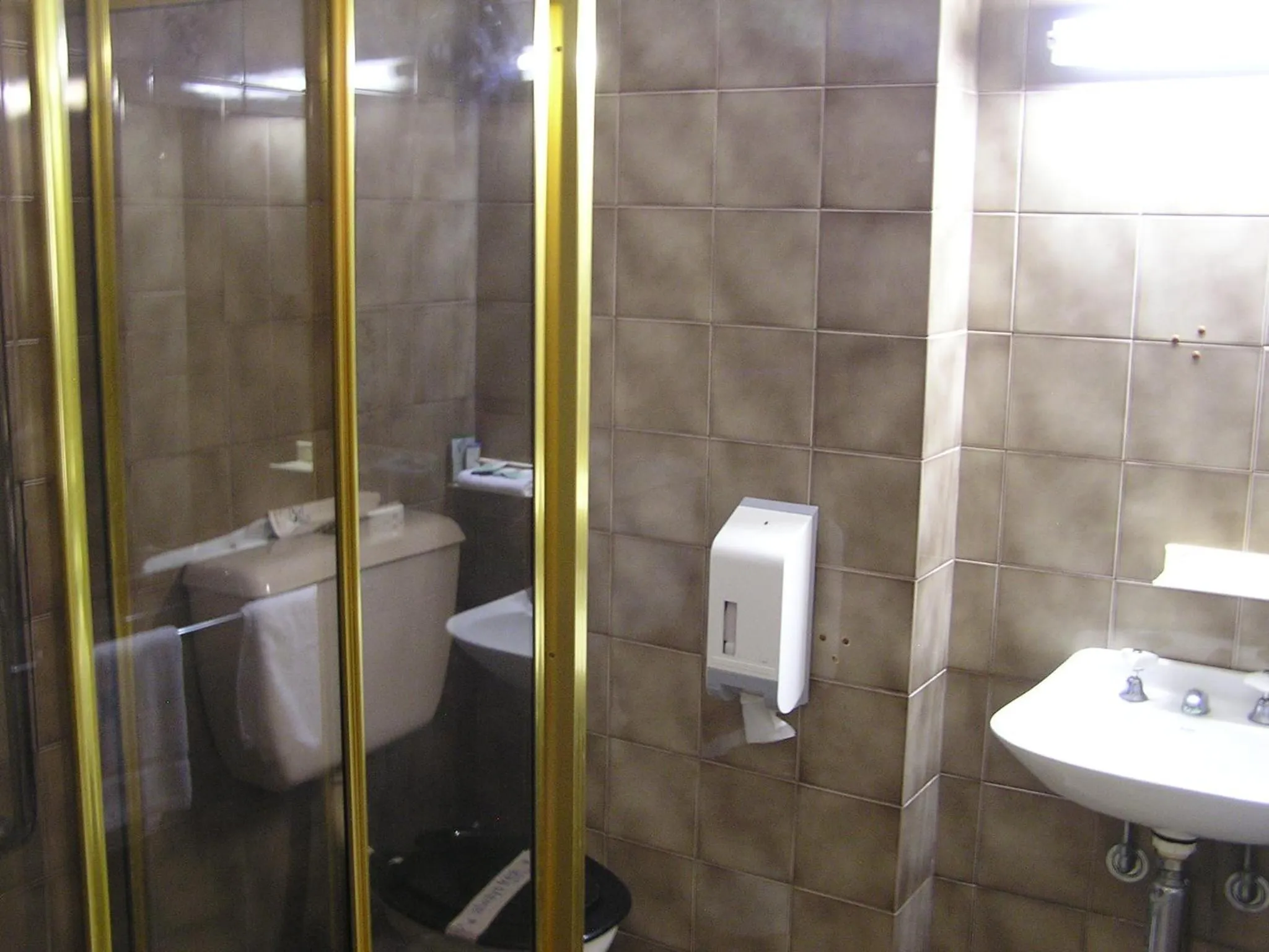 Bathroom in Sandpipers @ Millicent