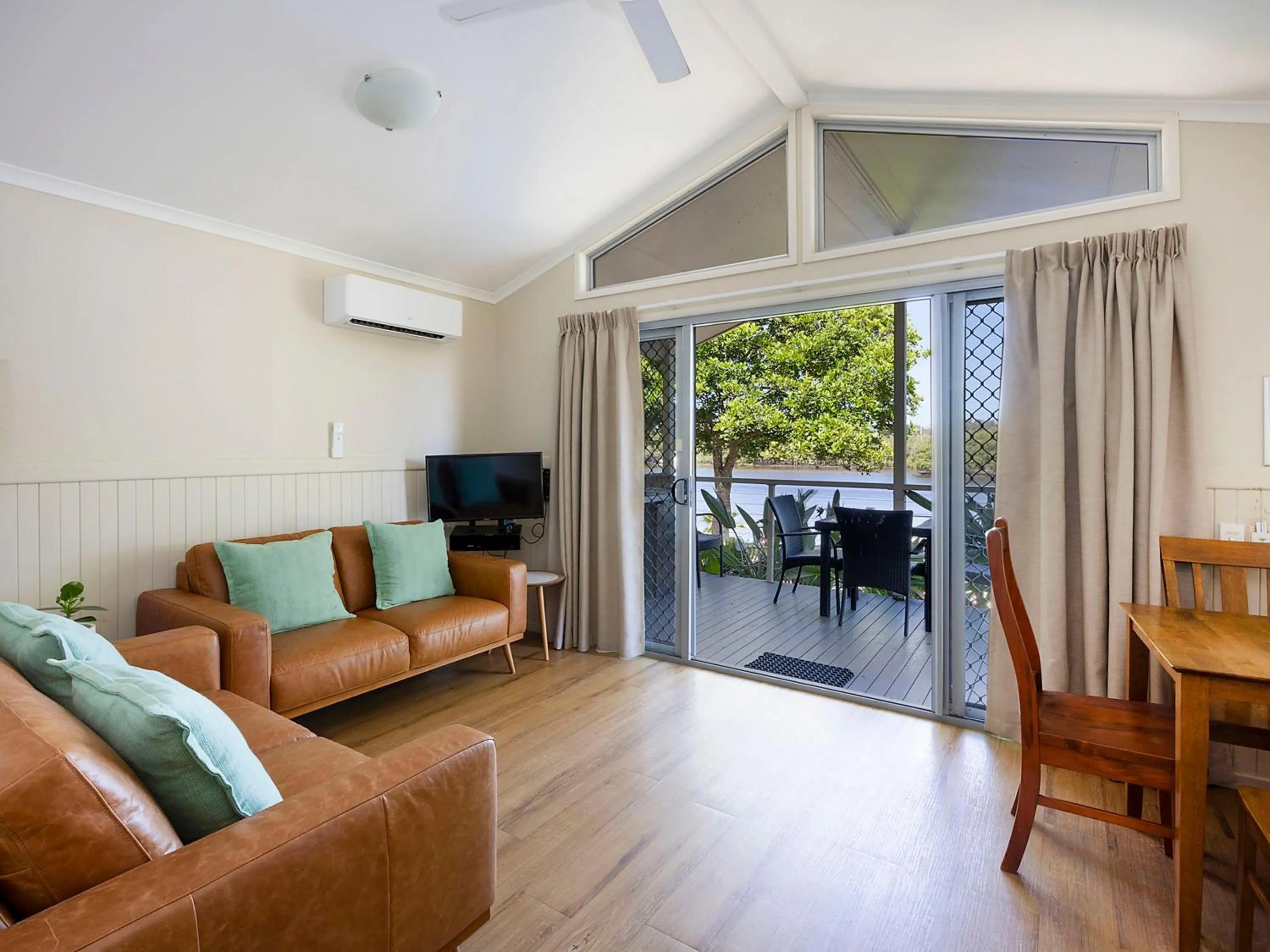 Dining area in Reflections Brunswick Head - Holiday Park
