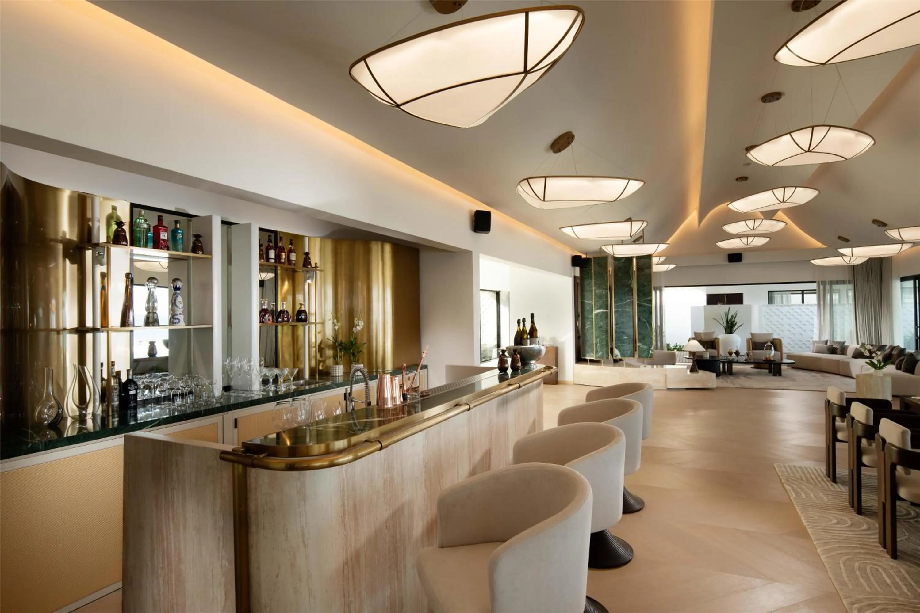 Lounge or bar in Hilton Maldives Amingiri Resort & Spa