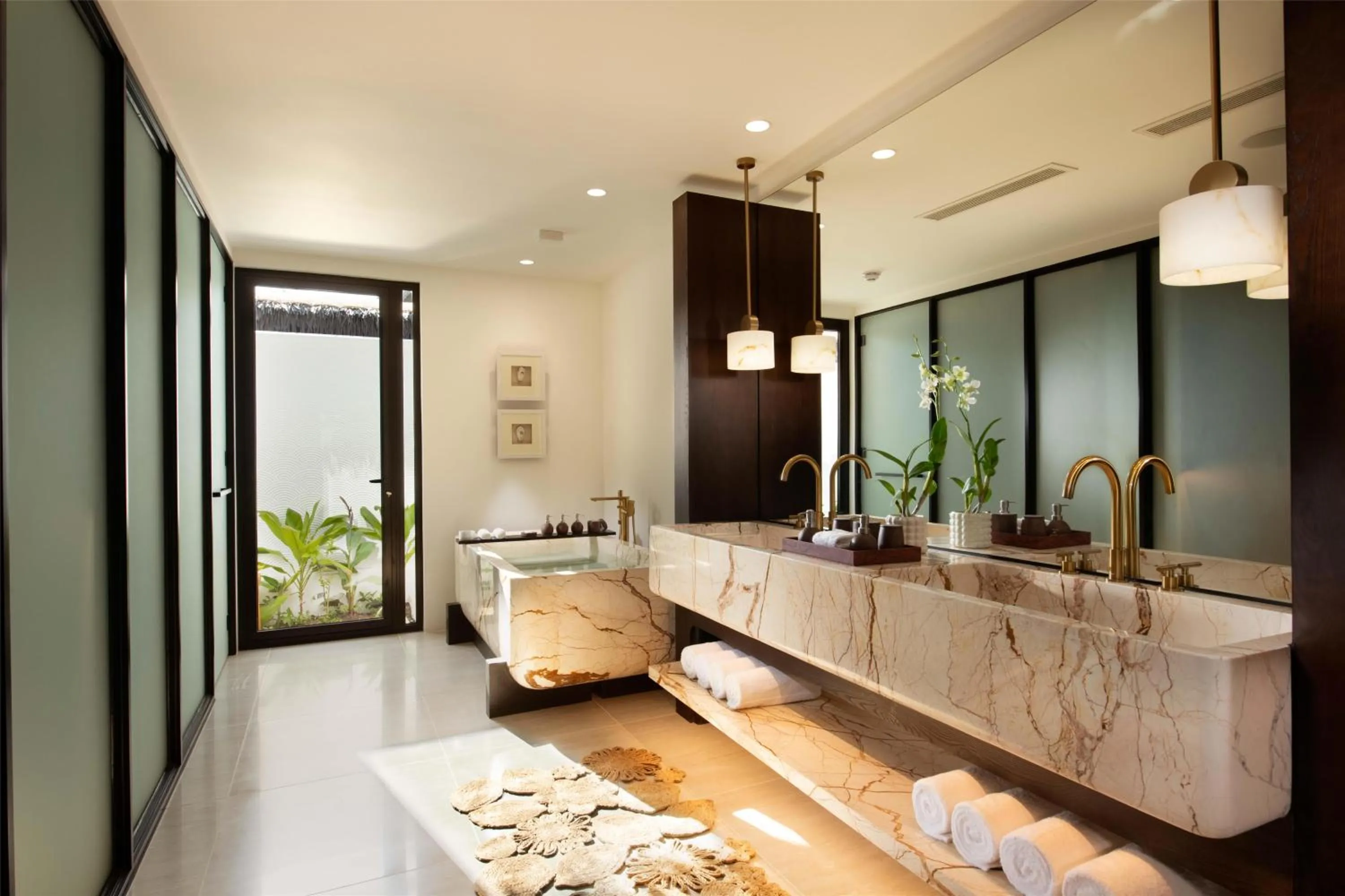 Bathroom in Hilton Maldives Amingiri Resort & Spa