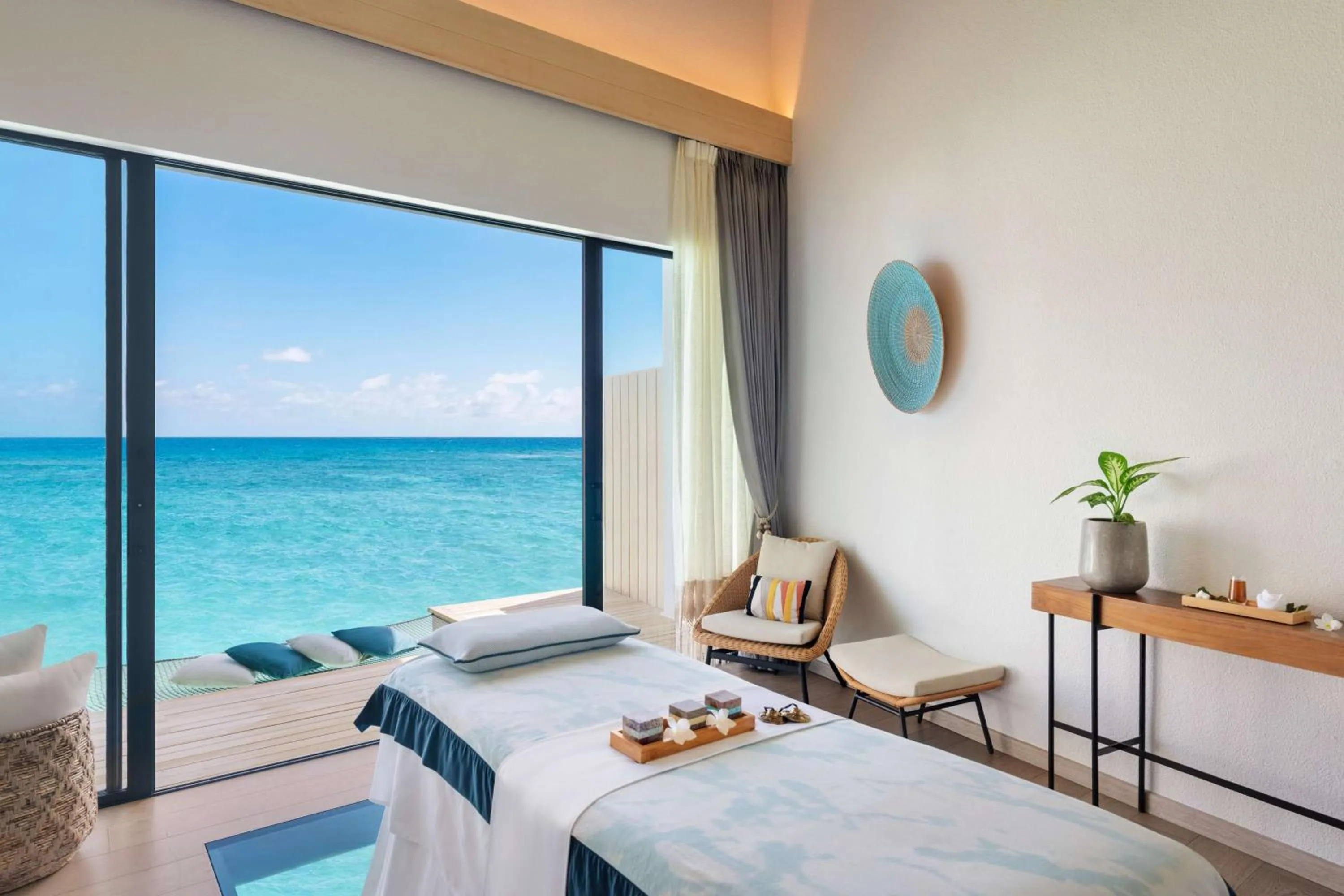 Sports, Bed in Hilton Maldives Amingiri Resort & Spa