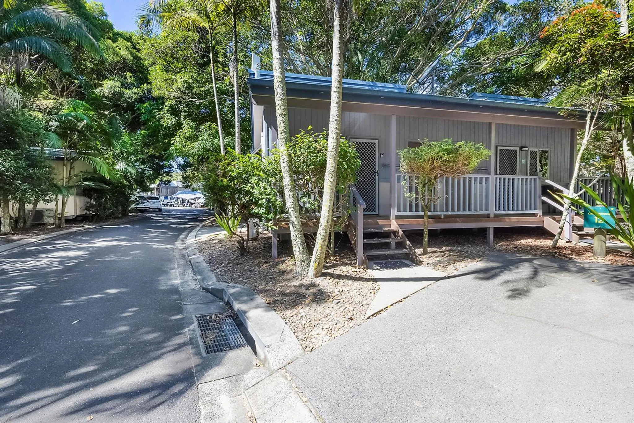 Facade/entrance in Reflections Byron Bay - Holiday Park