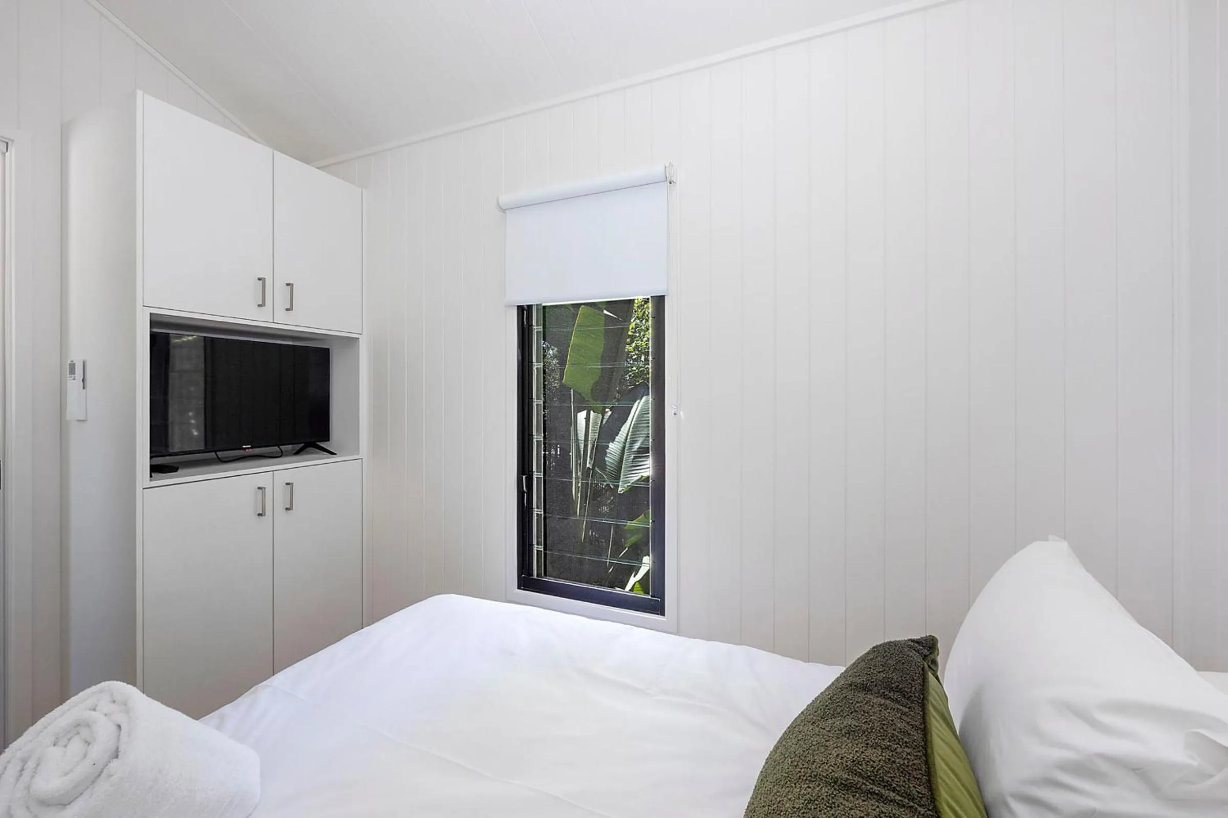 TV and multimedia, Bed in Reflections Byron Bay - Holiday Park