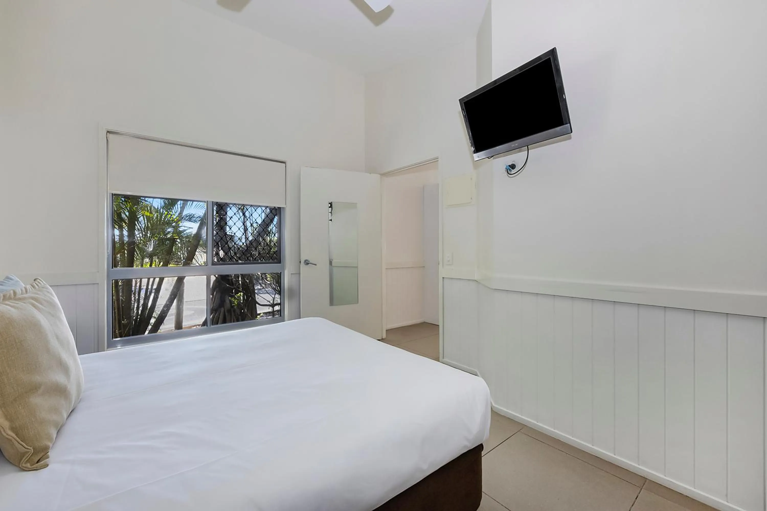 TV and multimedia, Bed in Reflections Byron Bay - Holiday Park