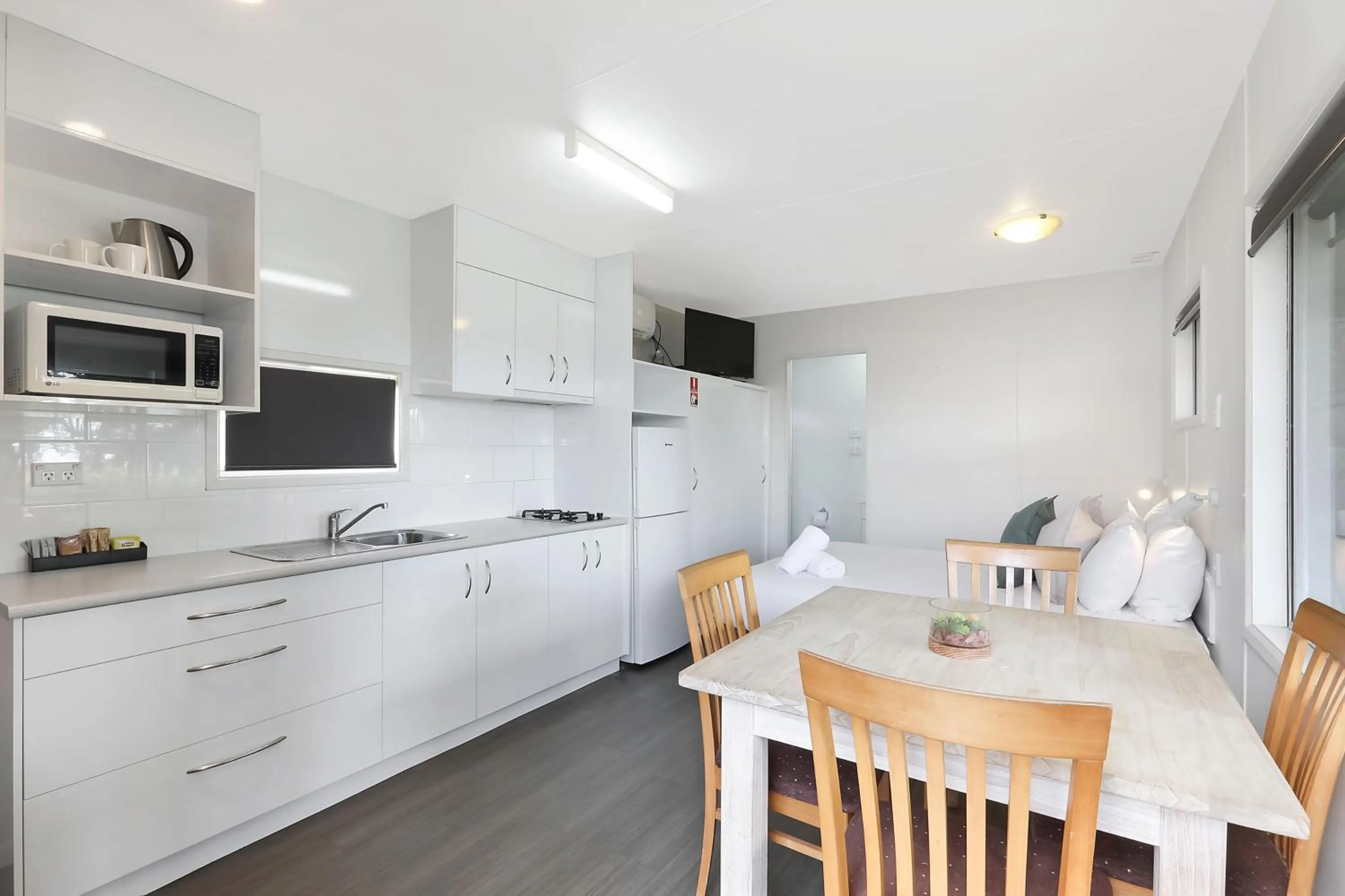 Kitchen or kitchenette in Reflections Shaws Bay - Holiday Park