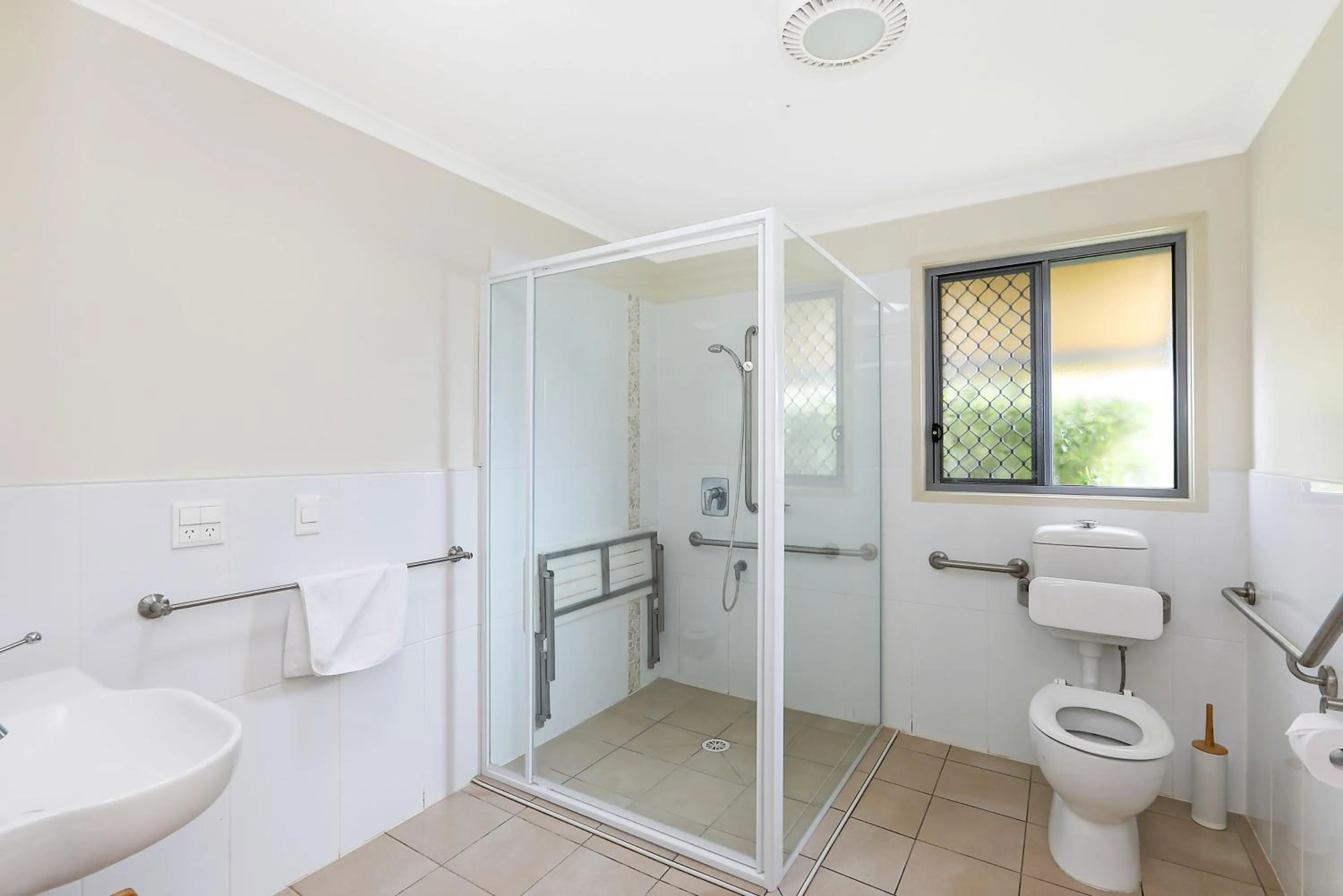 Bathroom in Reflections Shaws Bay - Holiday Park