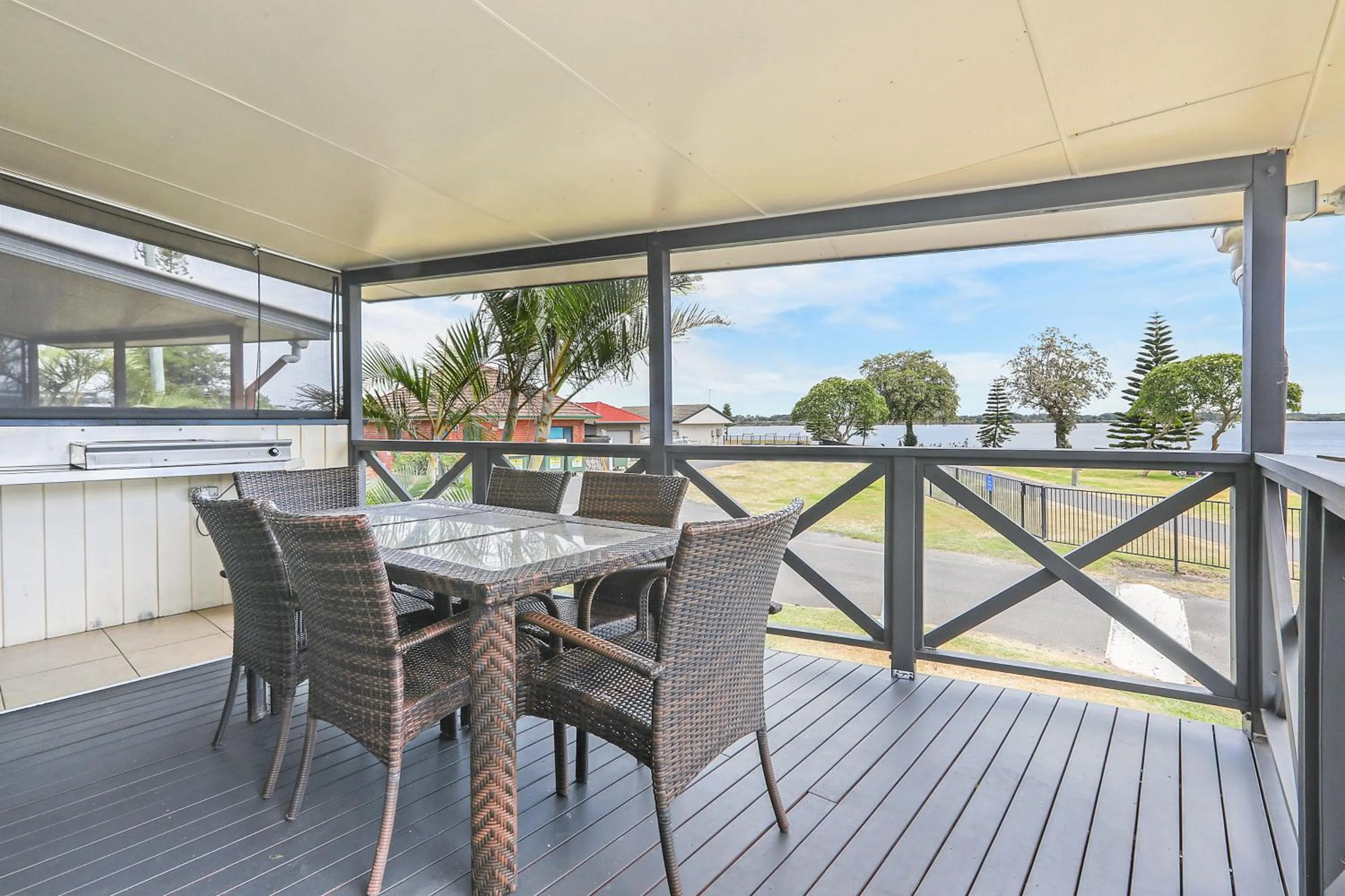 Balcony/Terrace in Reflections Shaws Bay - Holiday Park