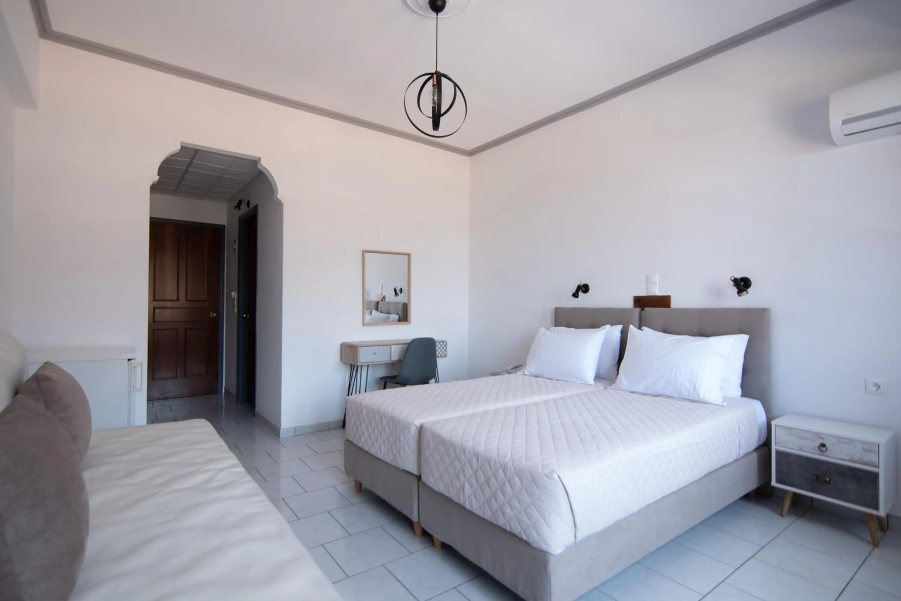 Photo of the whole room, Bed in Iro's Residence