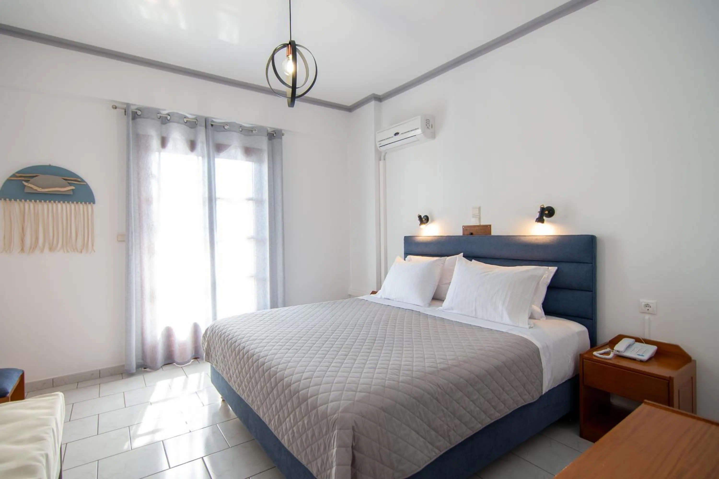 Photo of the whole room, Bed in Iro's Residence