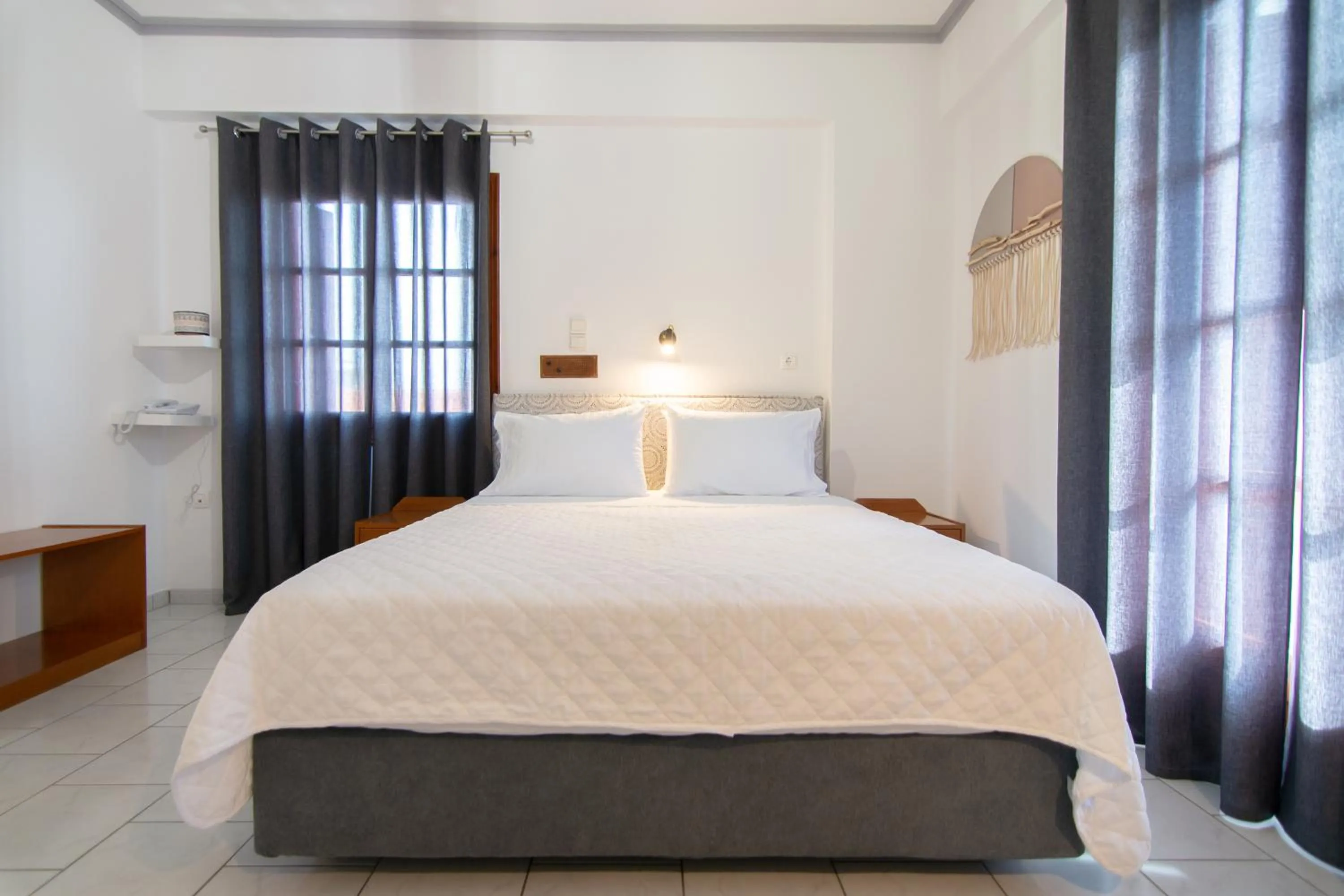 Photo of the whole room, Bed in Iro's Residence