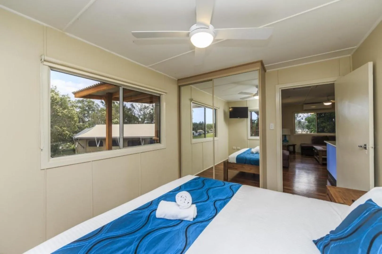 Bed in Reflections Red Rock - Holiday Park