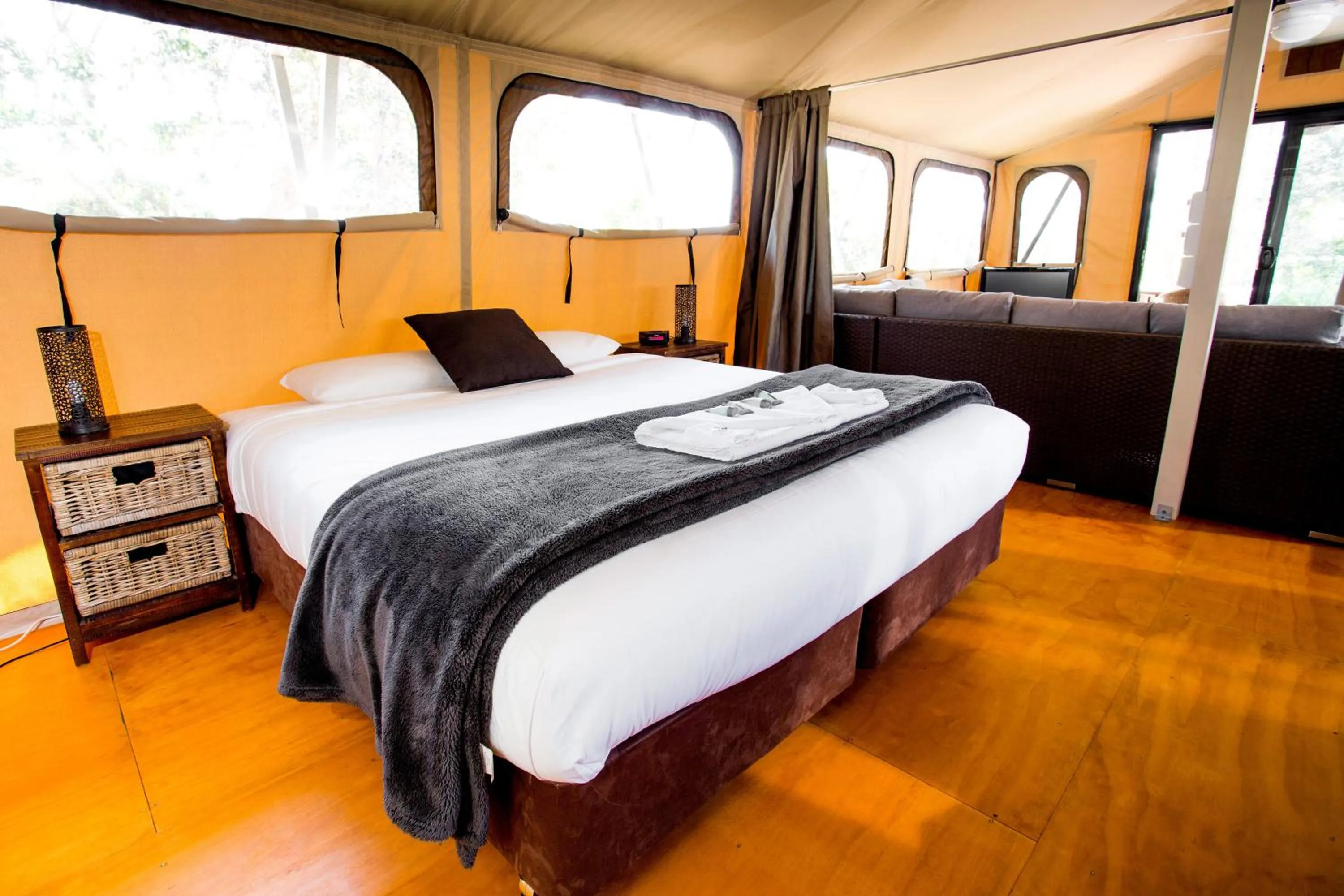 Bed in Reflections Red Rock - Holiday Park