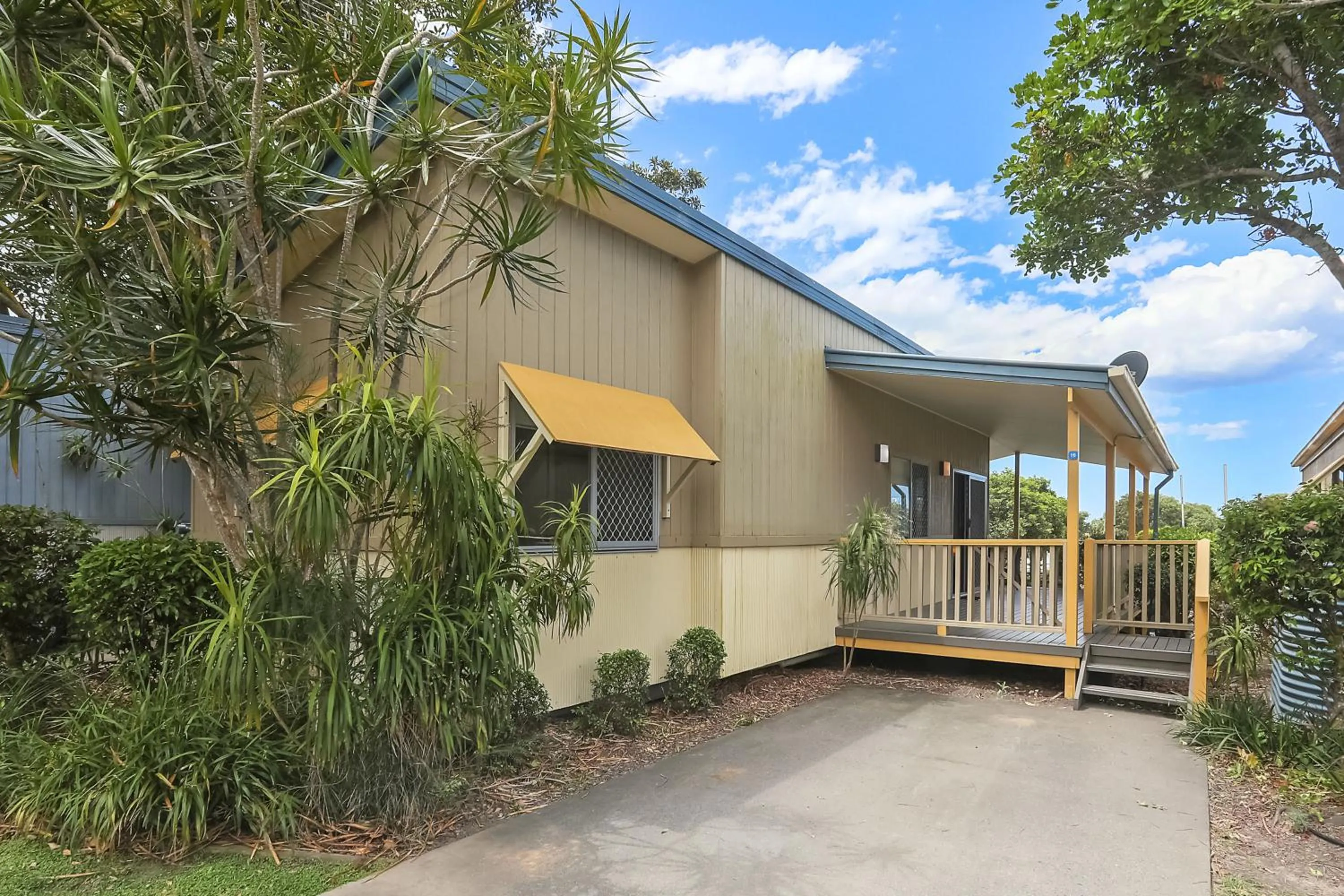Facade/entrance in Reflections Urunga - Holiday Park
