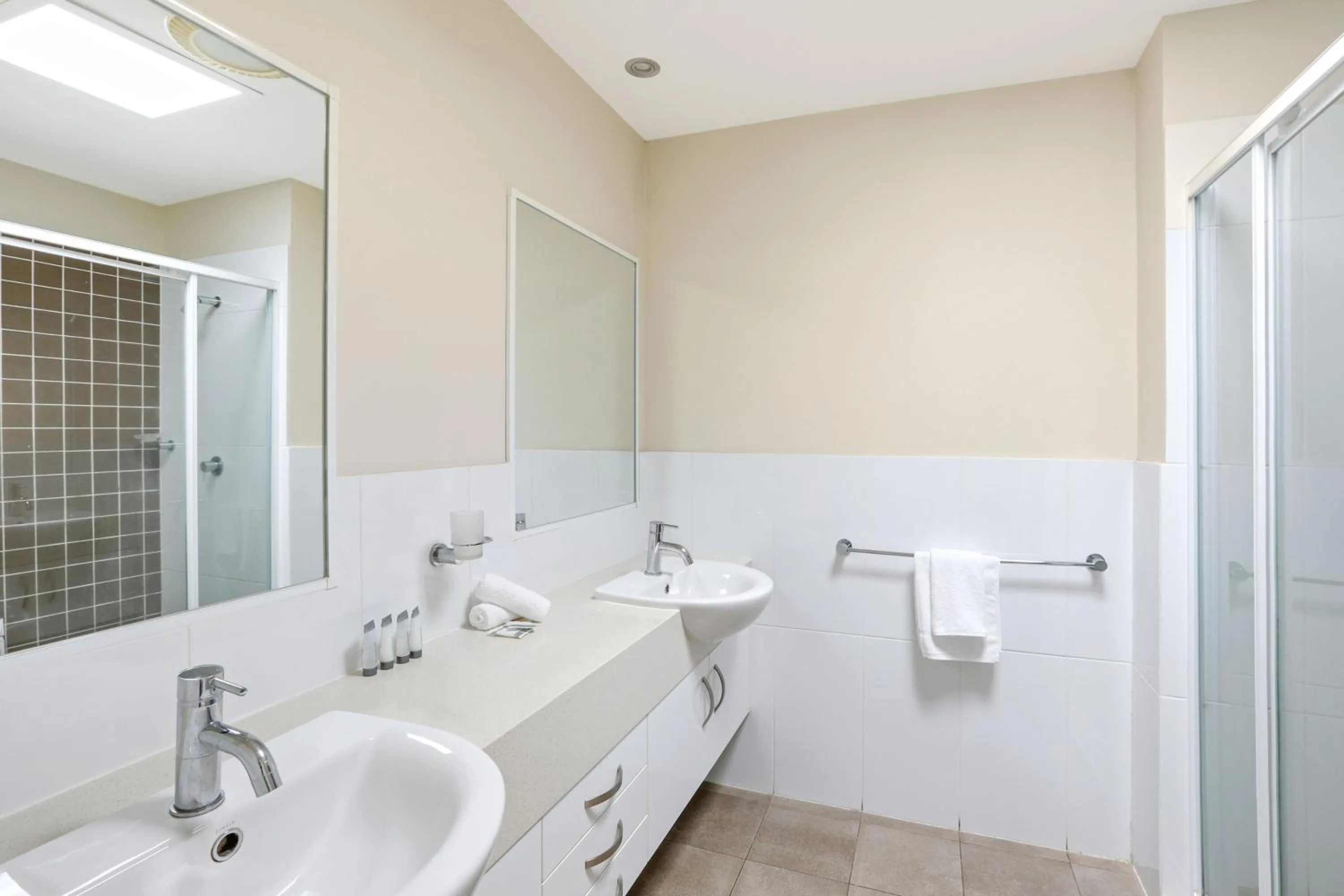 Bathroom in Reflections Urunga - Holiday Park