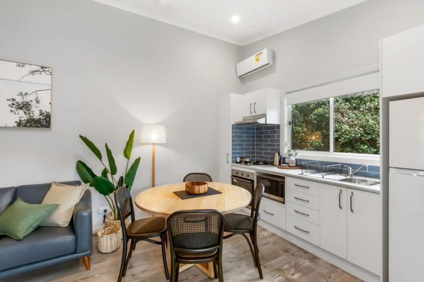 Kitchen or kitchenette in Reflections Scotts Head - Holiday Park