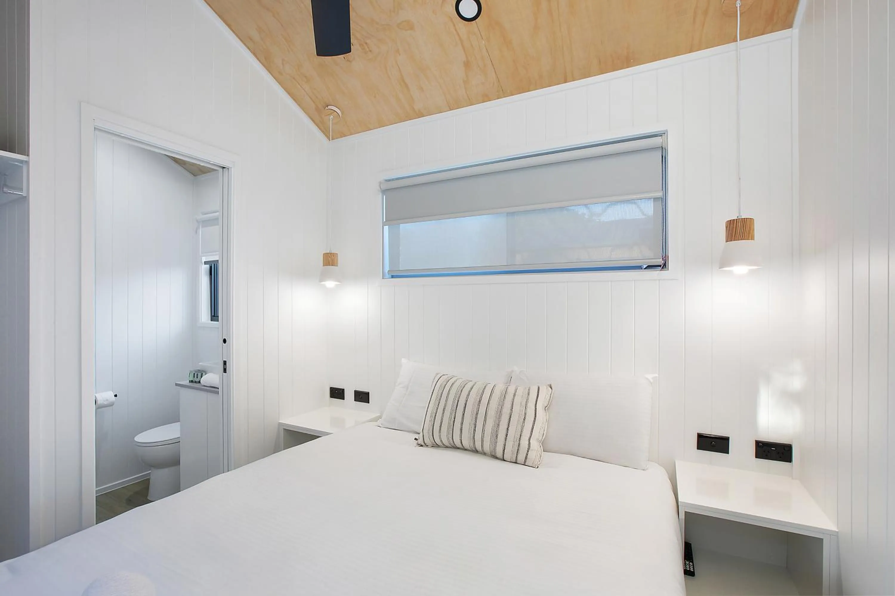 Bedroom, Bed in Reflections Scotts Head - Holiday Park