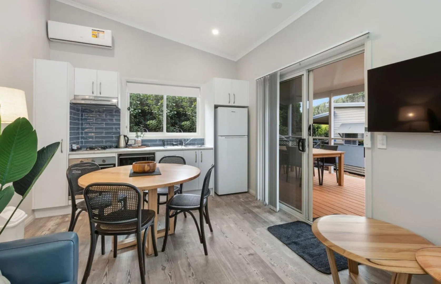Kitchen or kitchenette in Reflections Scotts Head - Holiday Park