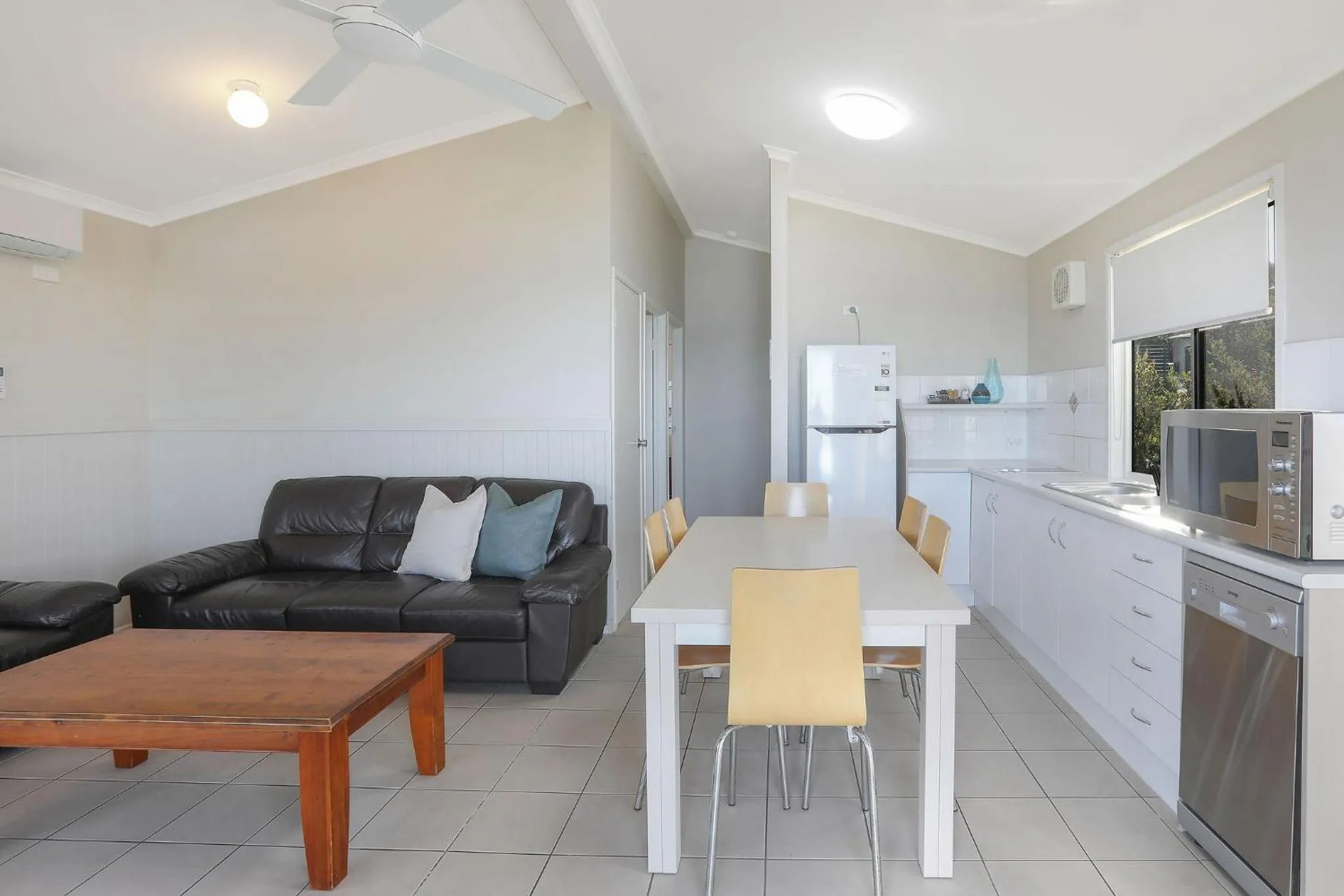 Kitchen or kitchenette in Reflections Bonny Hills - Holiday Park