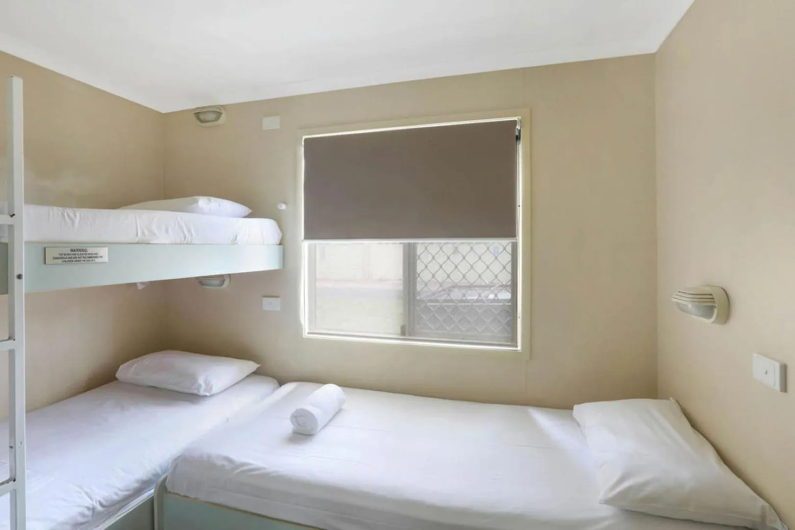 Bed in Reflections Tuncurry - Holiday Park