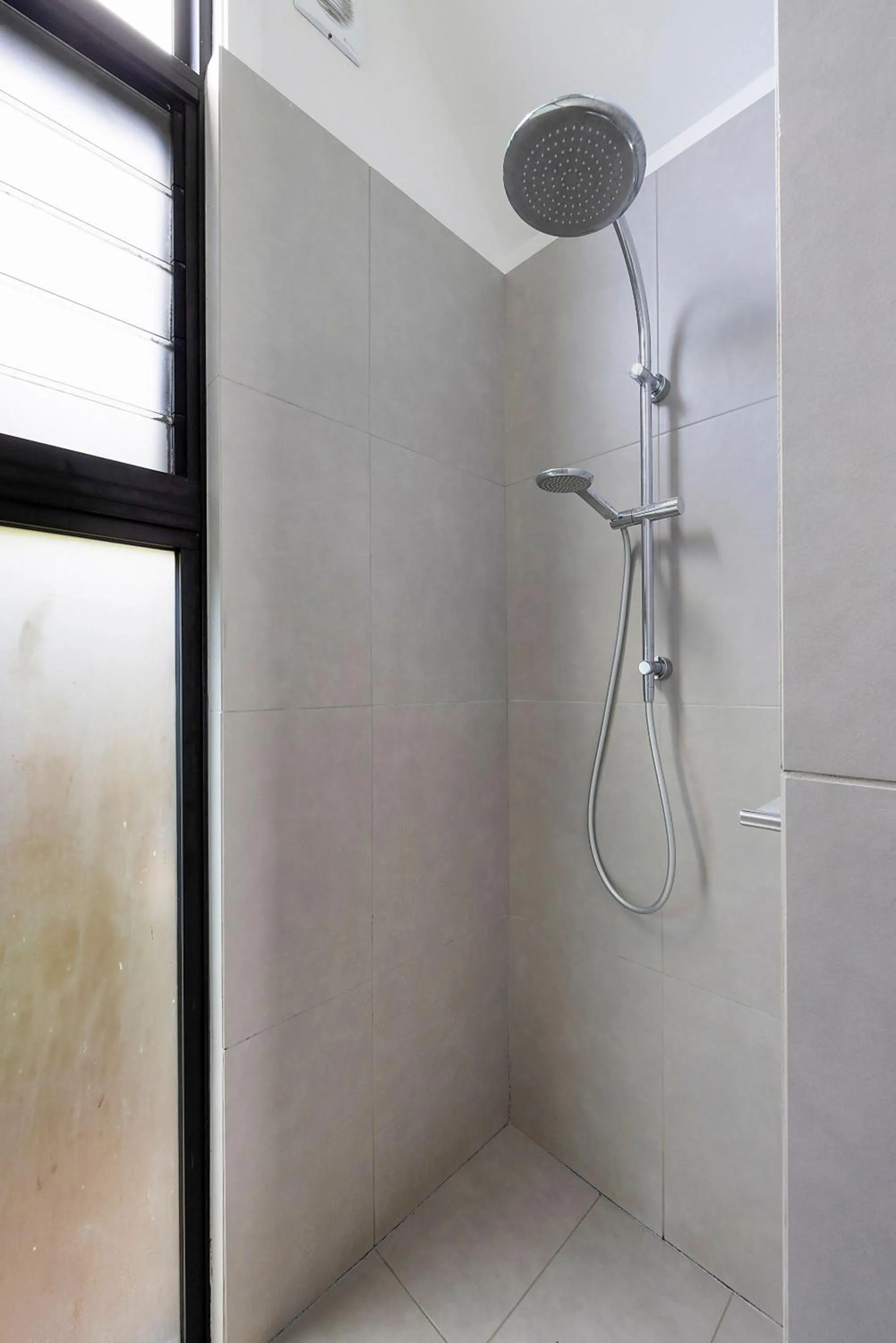 Bathroom in Reflections Seal Rocks - Holiday Park