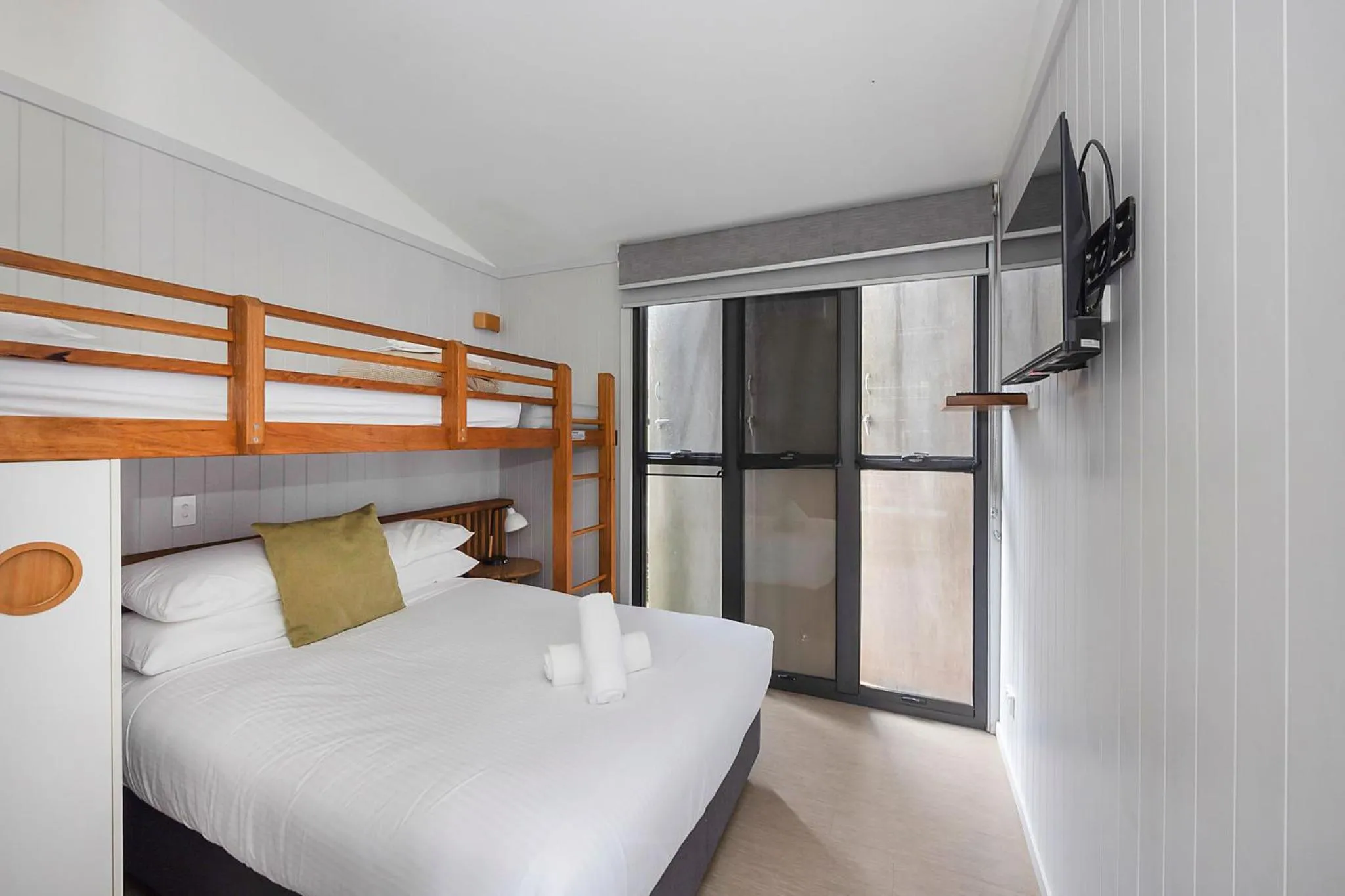 Bedroom, Bed in Reflections Seal Rocks - Holiday Park