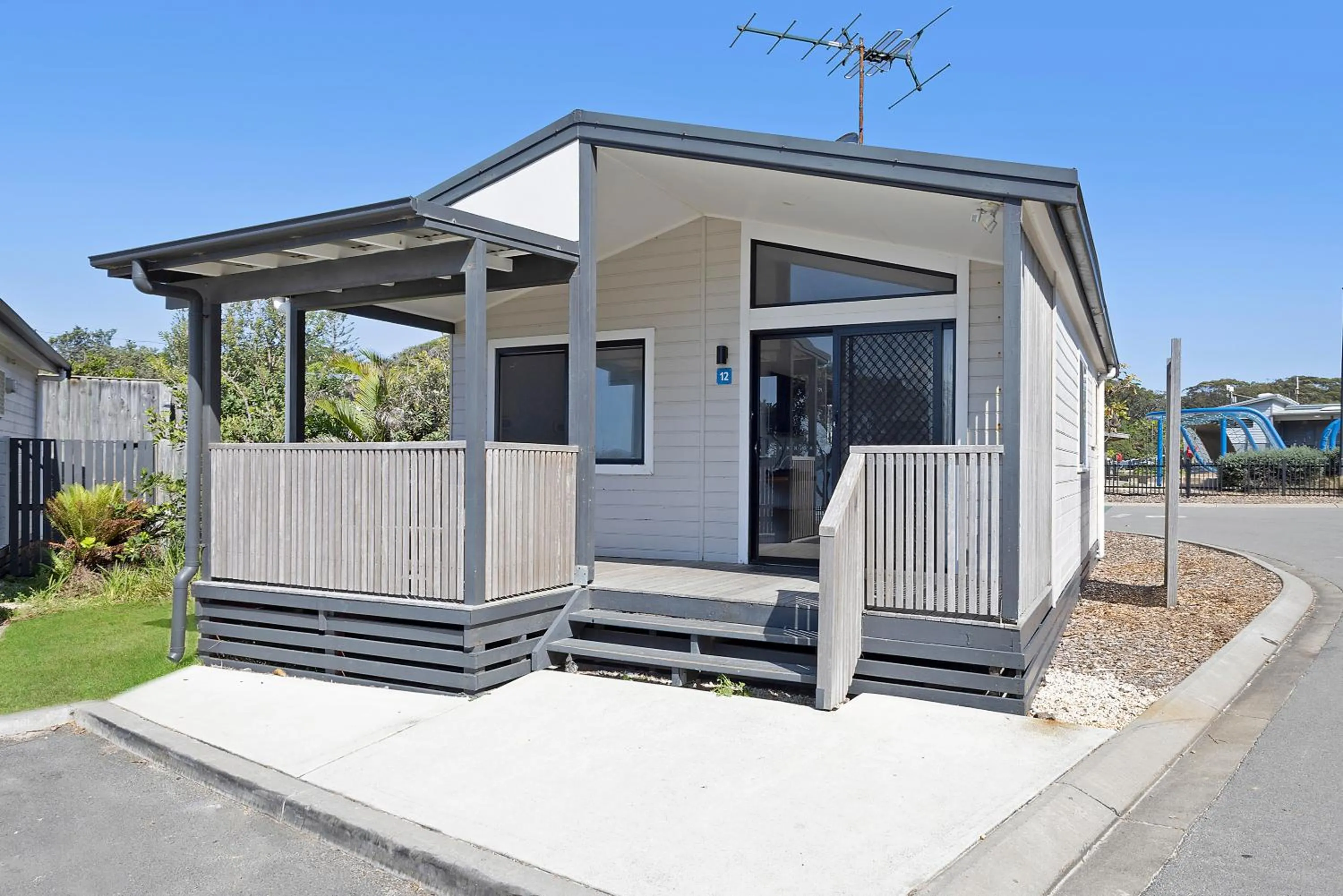 Facade/entrance in Reflections Seal Rocks - Holiday Park