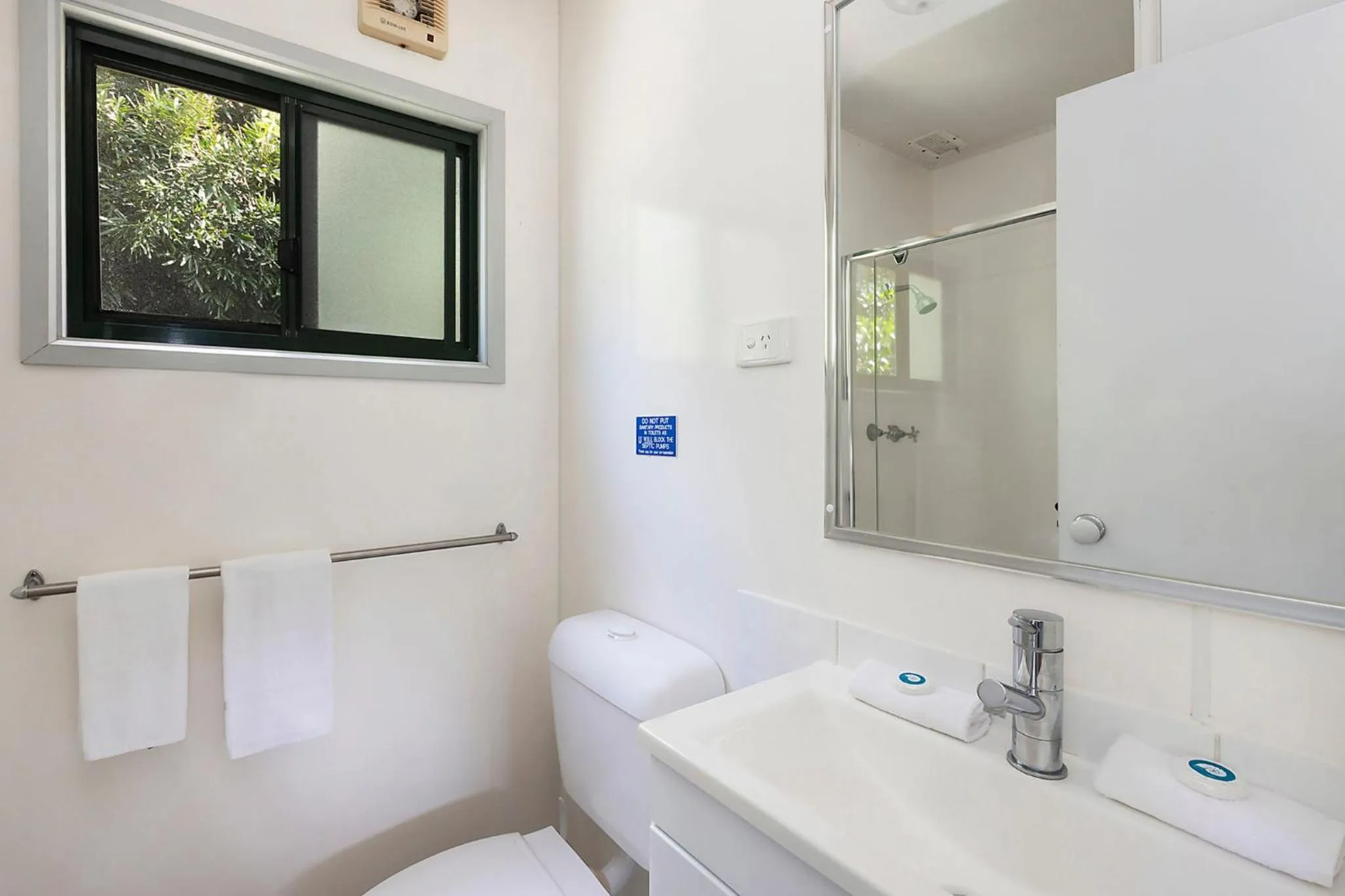 Bathroom in Reflections Seal Rocks - Holiday Park