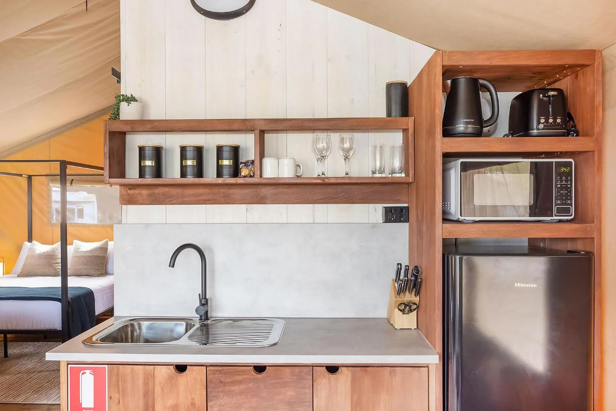 Kitchen or kitchenette in Reflections Hawks Nest - Holiday Park