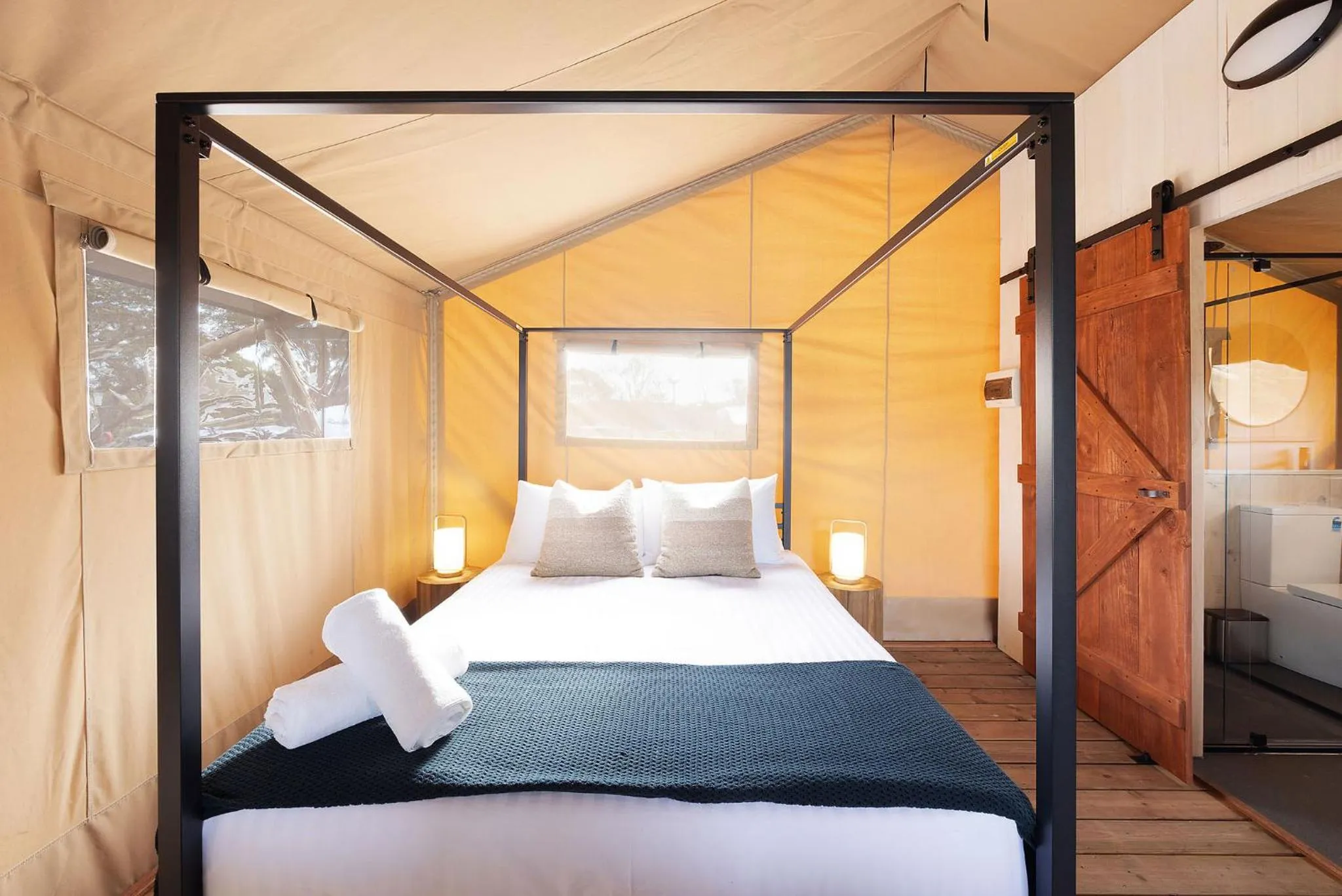 Bed in Reflections Hawks Nest - Holiday Park