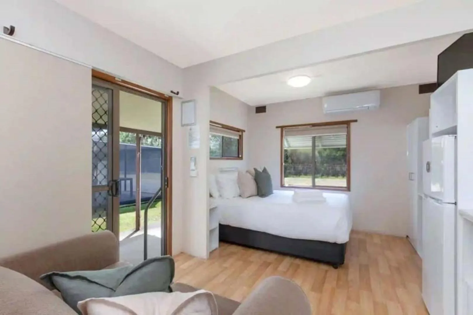 Bed in Reflections Hawks Nest - Holiday Park