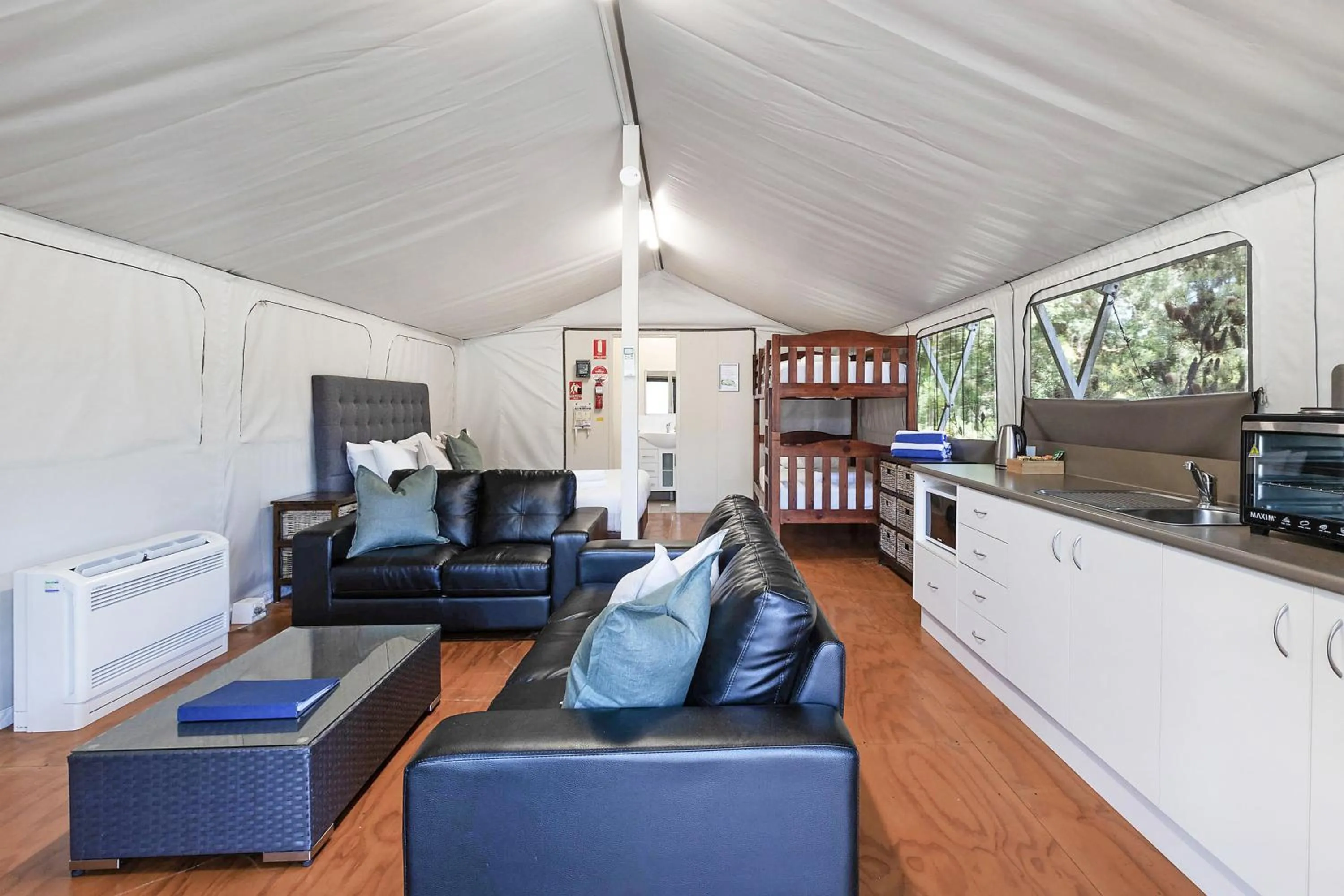 Living room in Reflections Jimmys Beach - Holiday Park