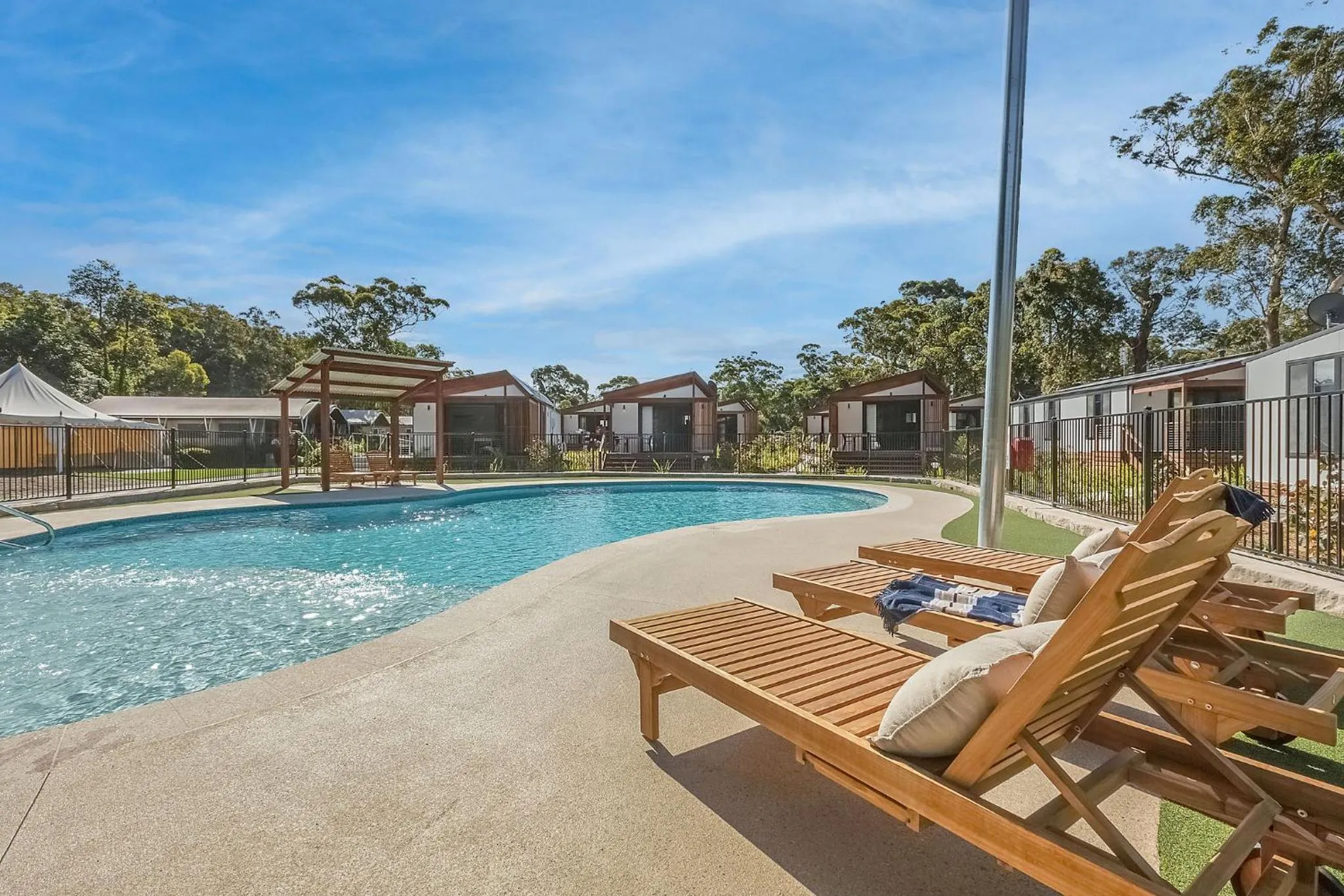 Swimming pool in Reflections Jimmys Beach - Holiday Park