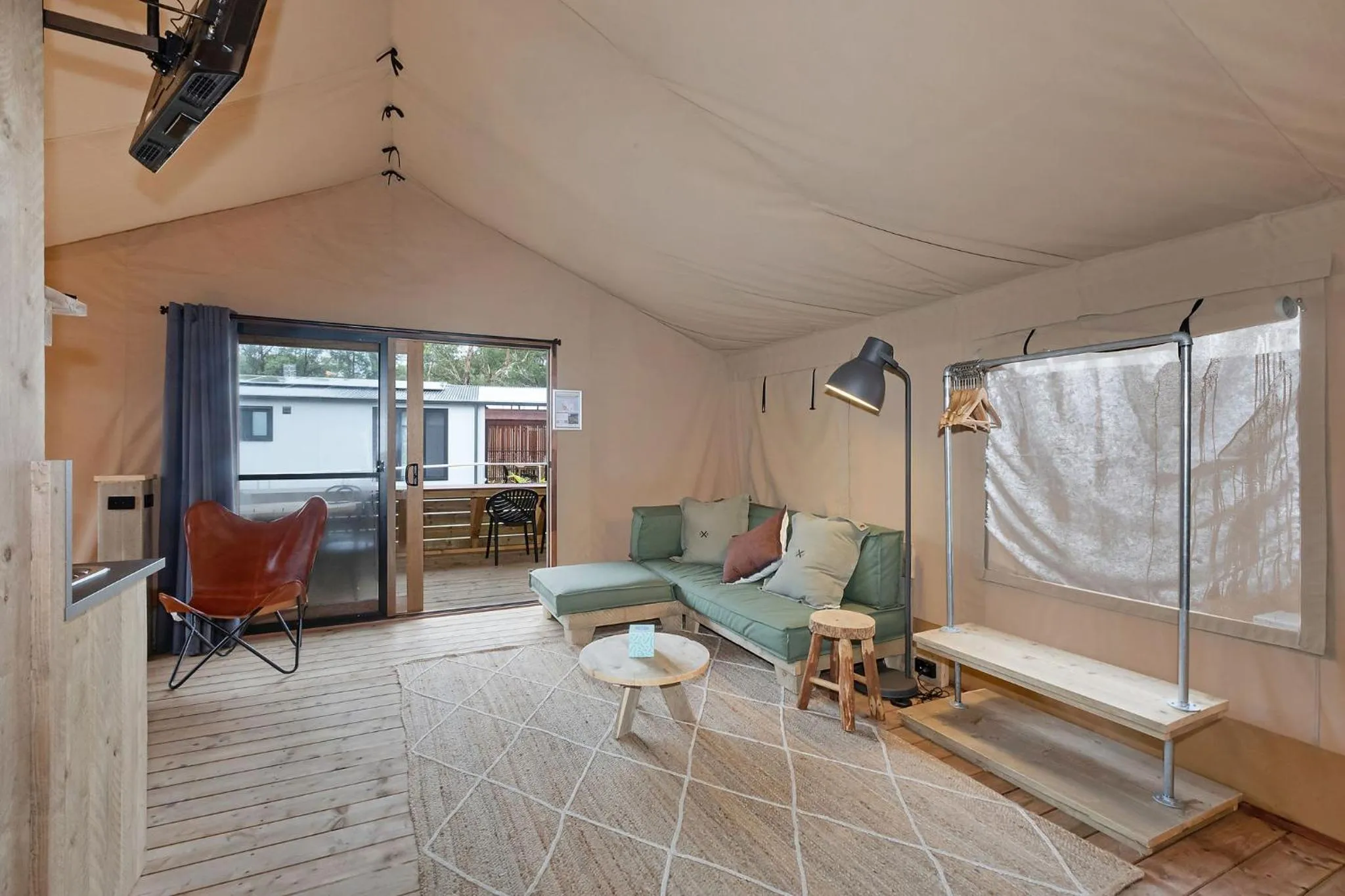 Seating area in Reflections Jimmys Beach - Holiday Park